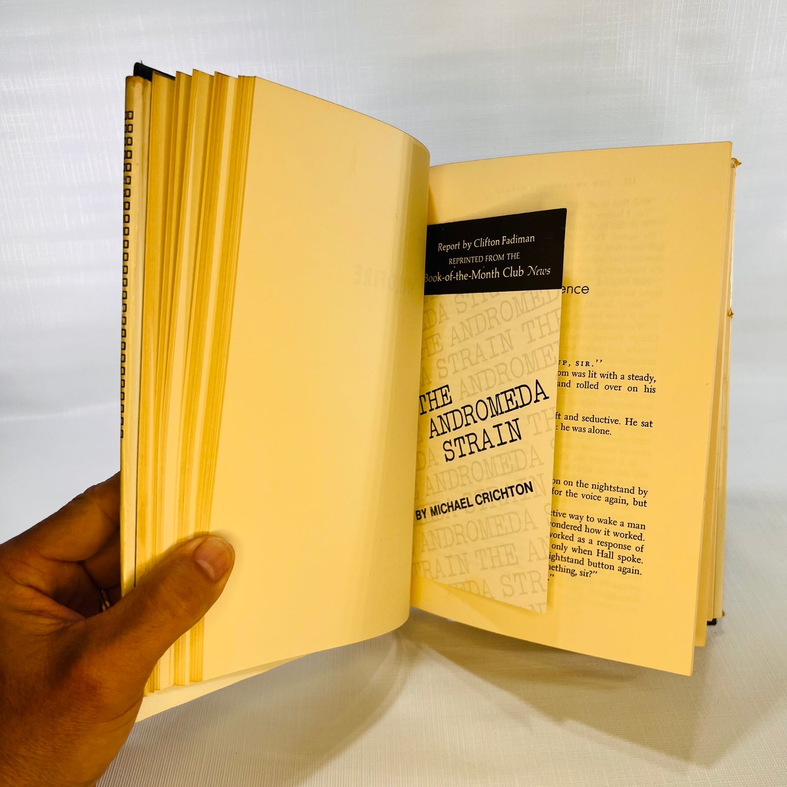 The Andromeda Strain a Novel by Micheal Crichton 1969 Published by Alfred A. Knopf