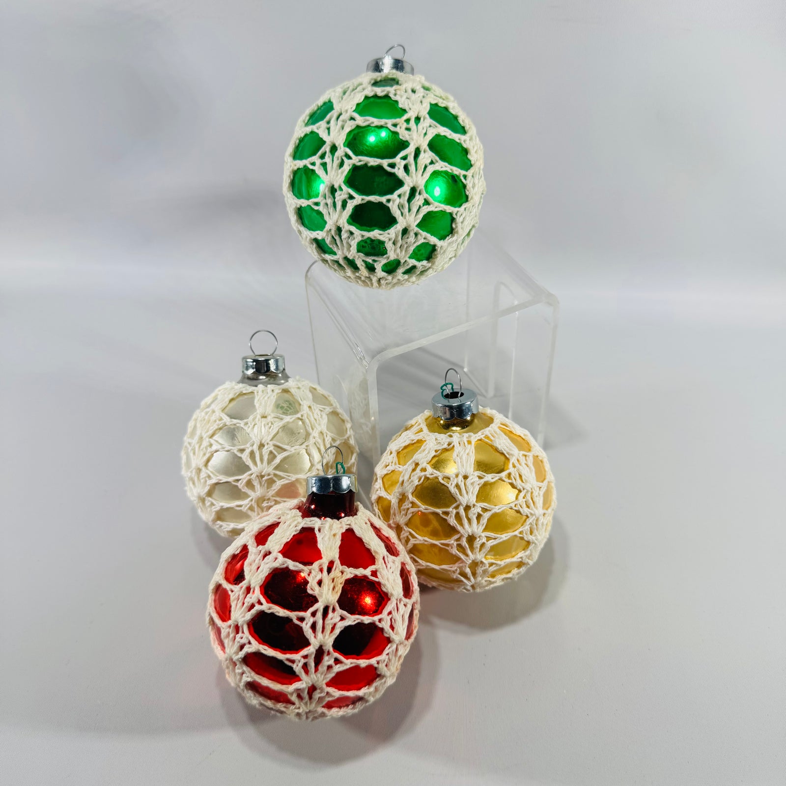 Vintage Crochet Ornaments Set – Handmade Christmas Decor, 1970s–1980s