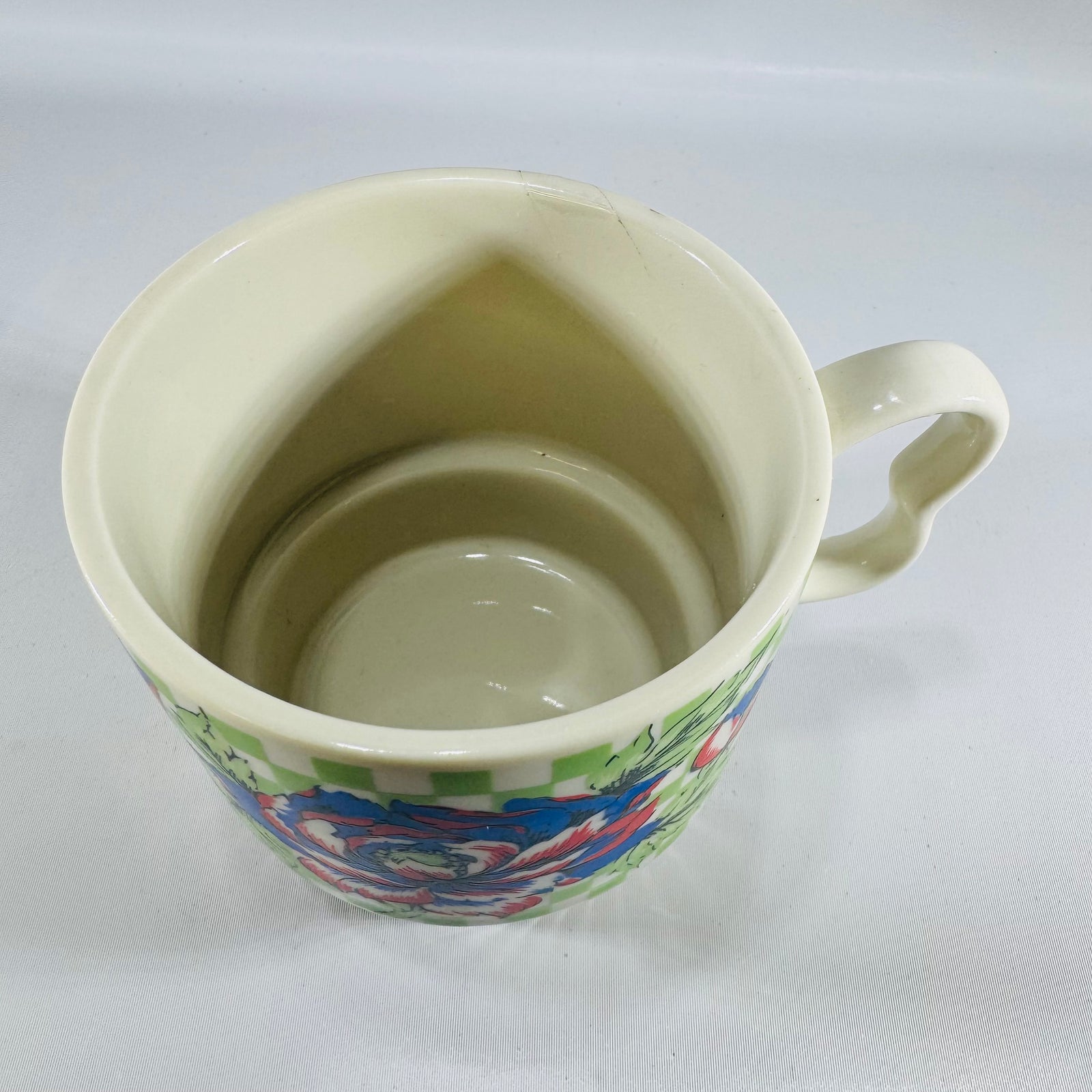 Vintage Japan Stackable Coffee Mug — Bold Blue Red Peony Floral on Green Checker, Ribbed Base, Mid-Century Export Ceramic