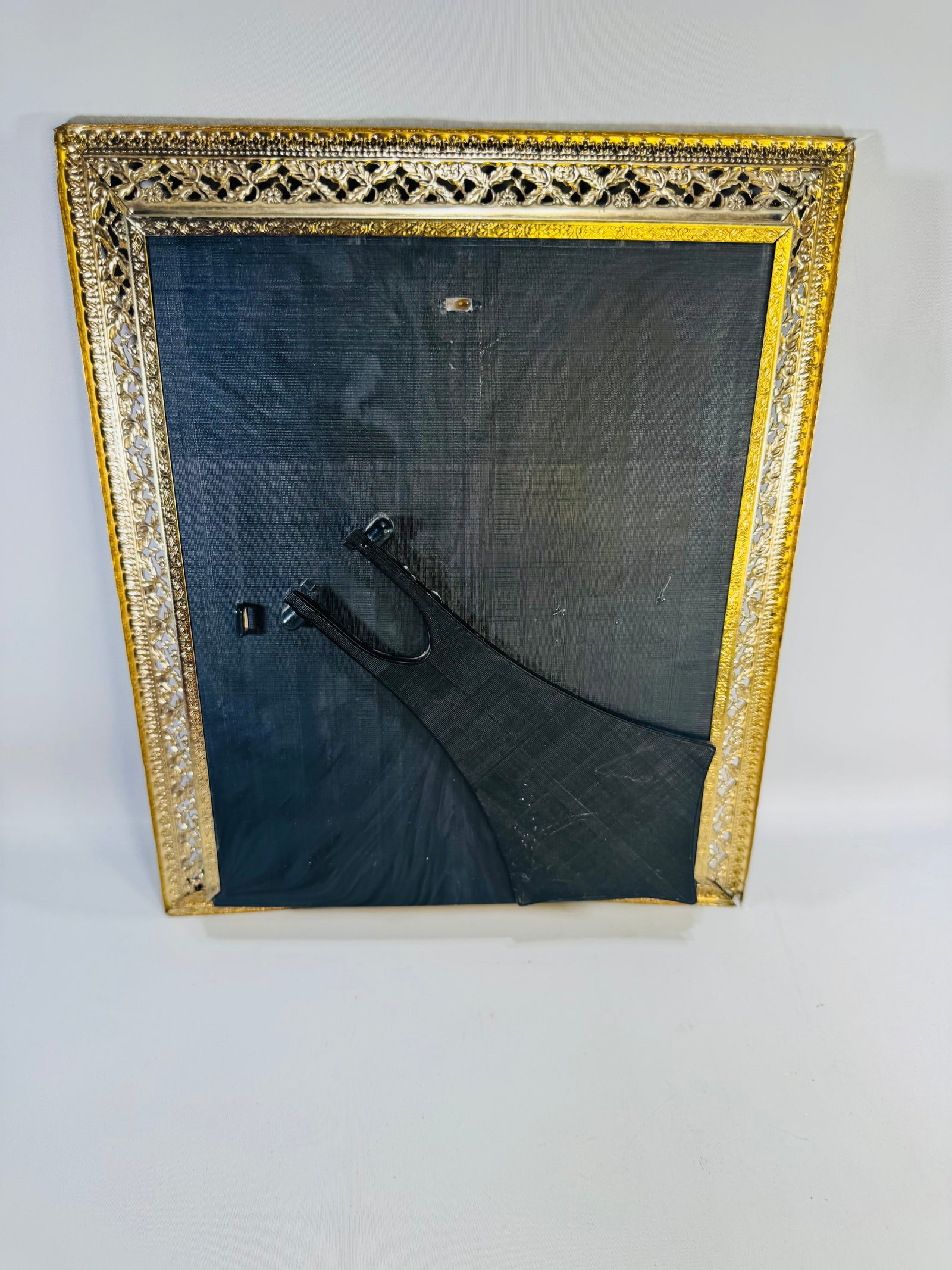 Vintage Mid-Century Modern Gold Filigree Picture Frame — Hollywood Regency