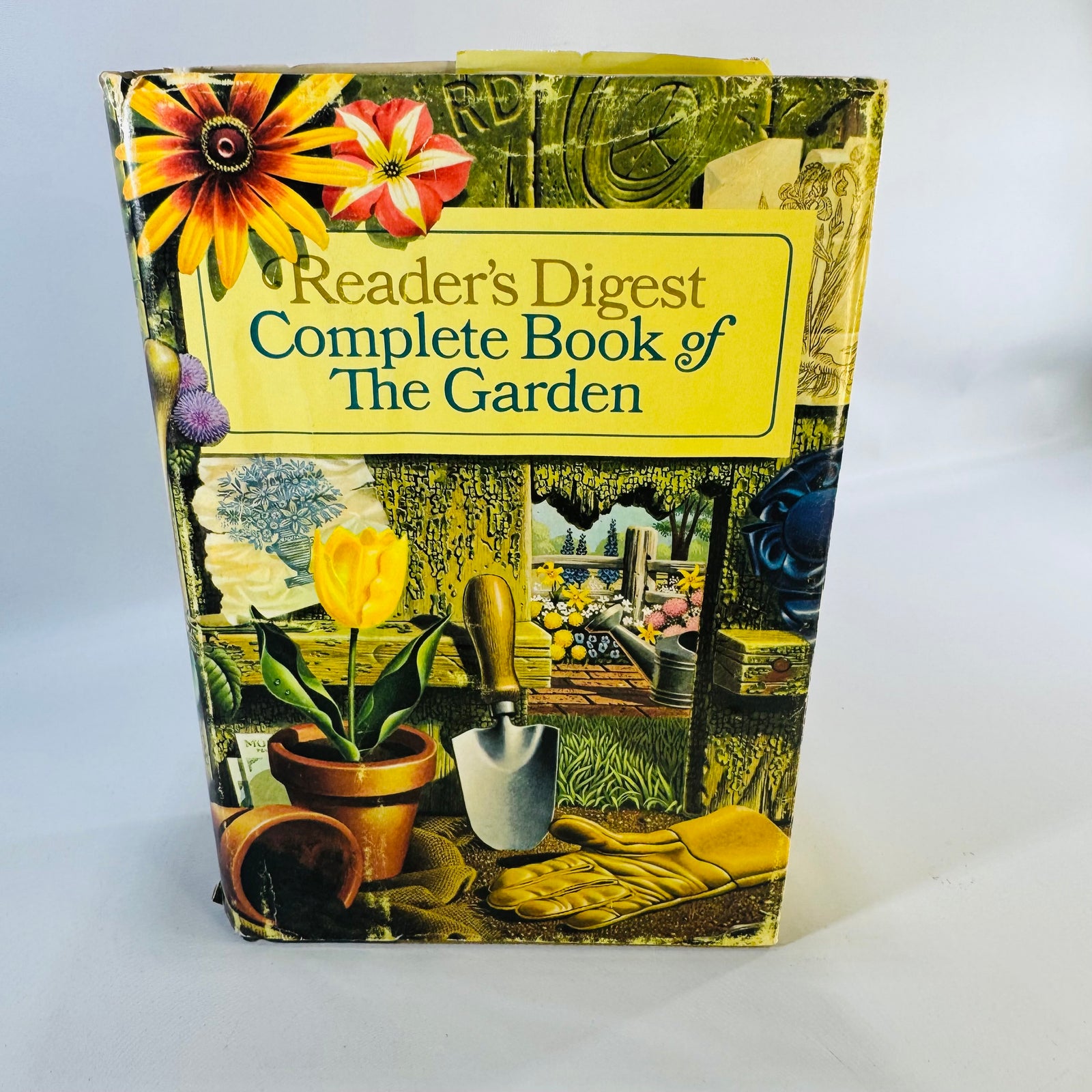 Reader's Digest Complete Book of The Garden, 1966, 886 Pages, Illustrated Gardening Reference