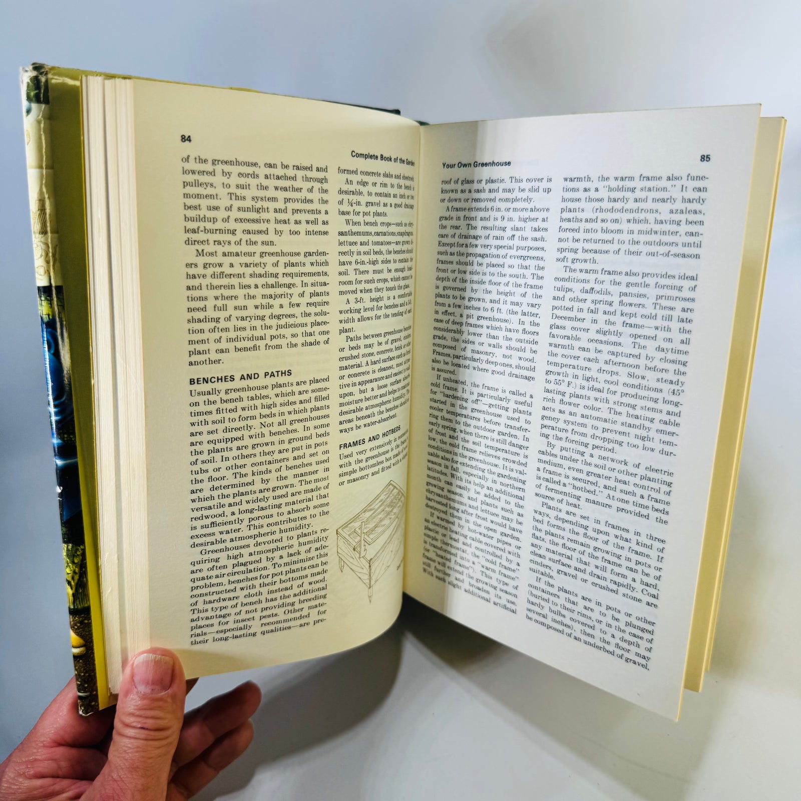 Reader's Digest Complete Book of The Garden, 1966, 886 Pages, Illustrated Gardening Reference