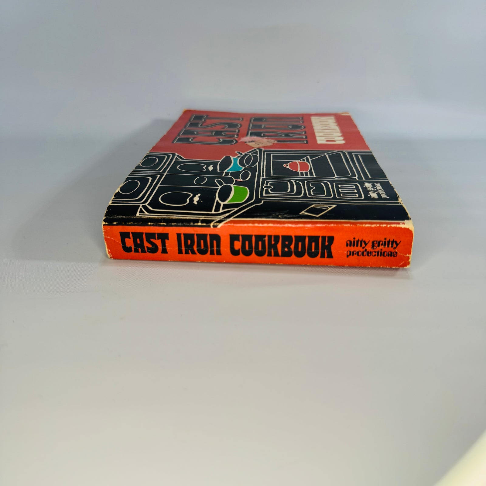 Vintage Cast Iron Cooking Cookbook — Cast Iron Cookbook (1969) — Hester Harris | Illustrated, Cast Iron Cooking