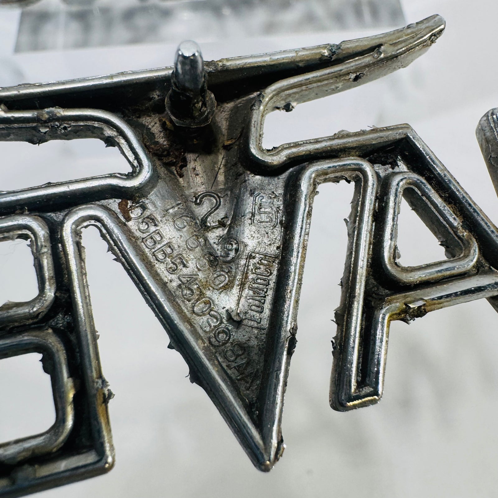Vintage Ford Maverick Fender Emblem Pair, 1970–74 Chrome Longhorn Nameplates, D0DB-16098-B