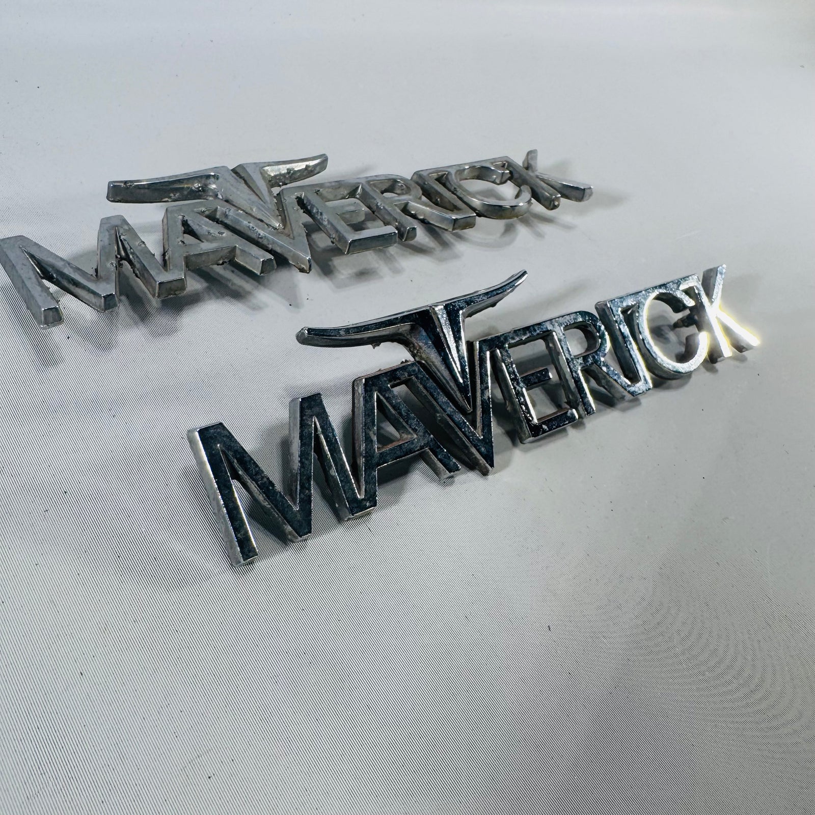 Vintage Ford Maverick Fender Emblem Pair, 1970–74 Chrome Longhorn Nameplates, D0DB-16098-B