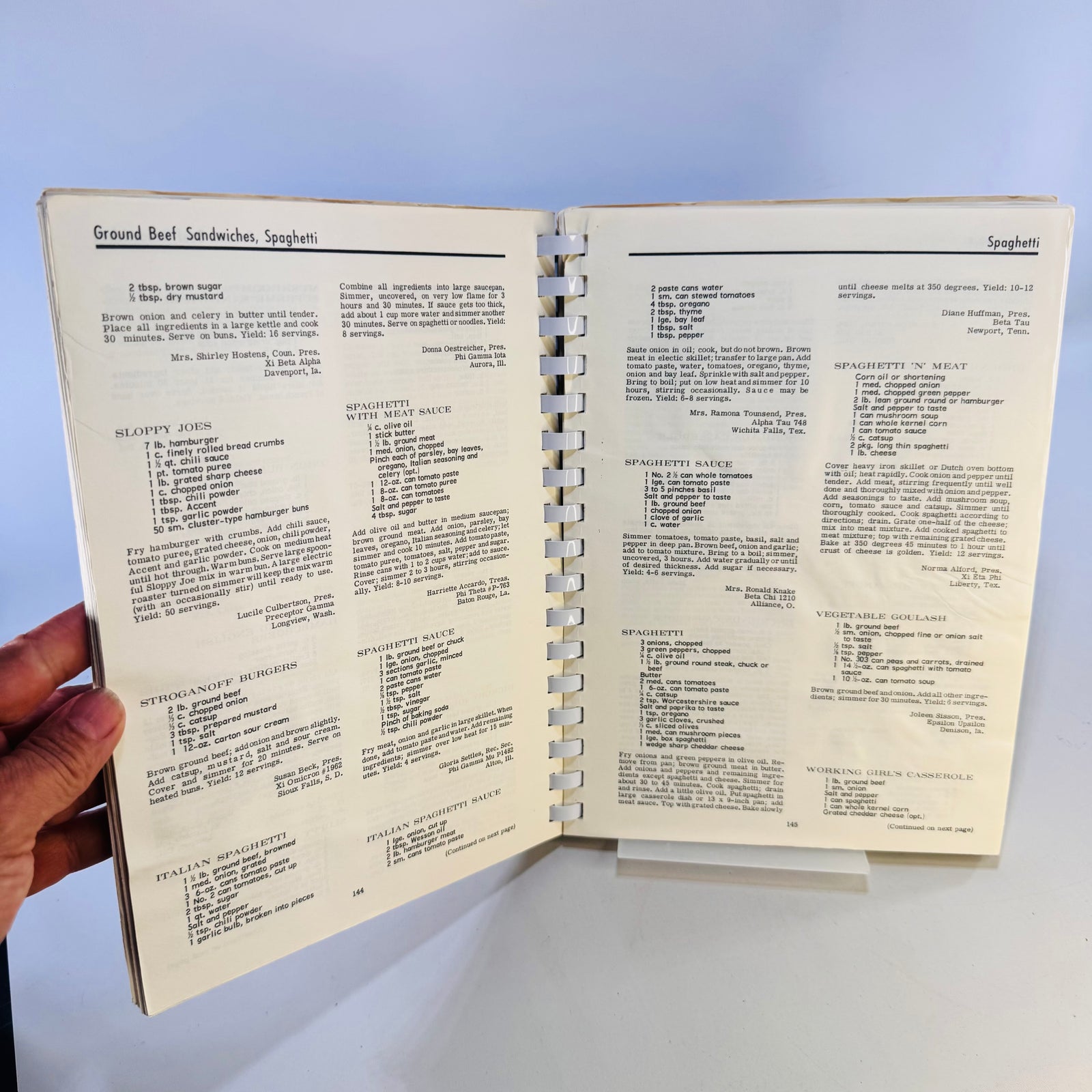 1968 Beta Sigma Phi Meats Cookbook Seafood Poultry 2000 Recipes Vintage Comb Bound Book