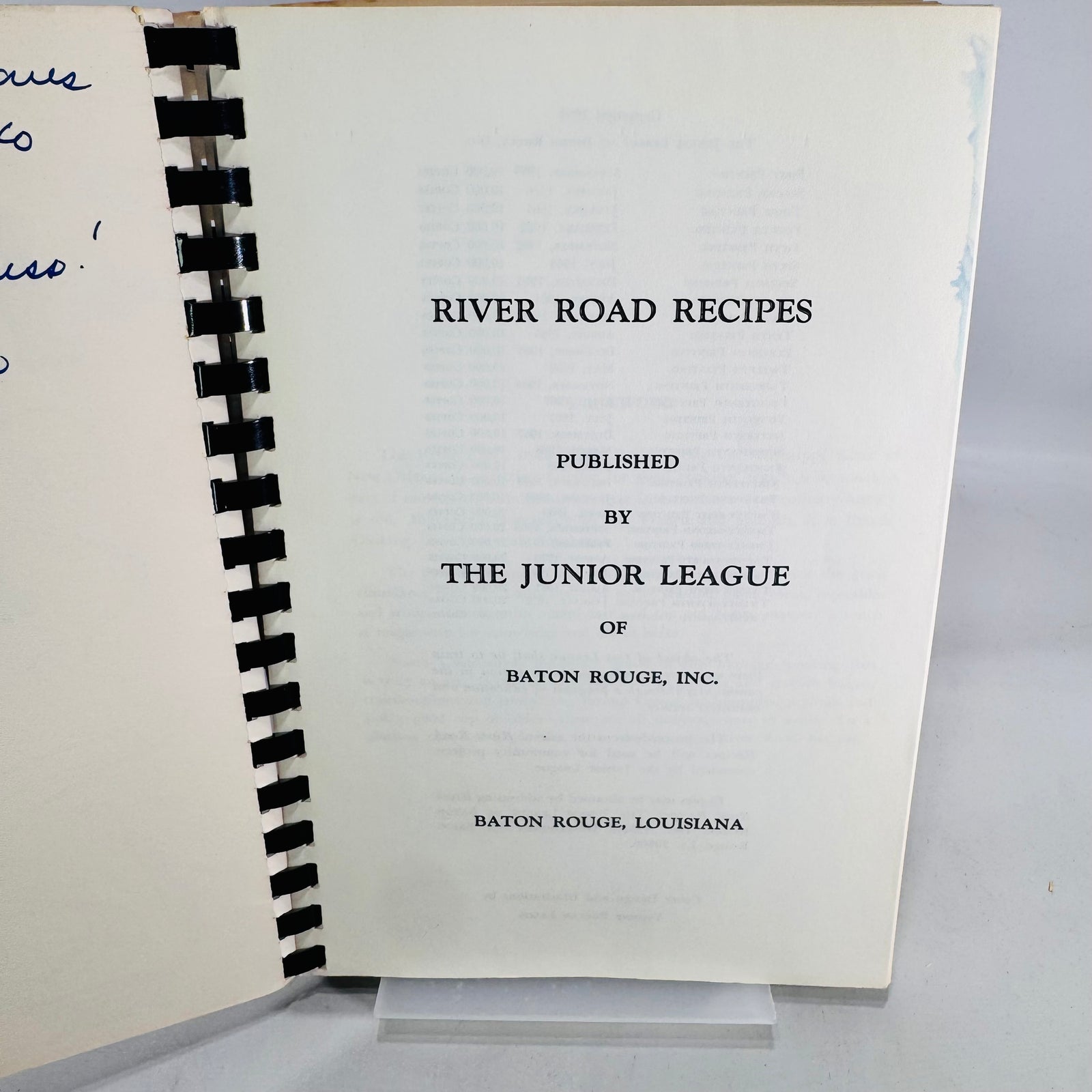 River Road Recipes Vintage Louisiana Cookbook Junior League Baton Rouge Plasitc Comb