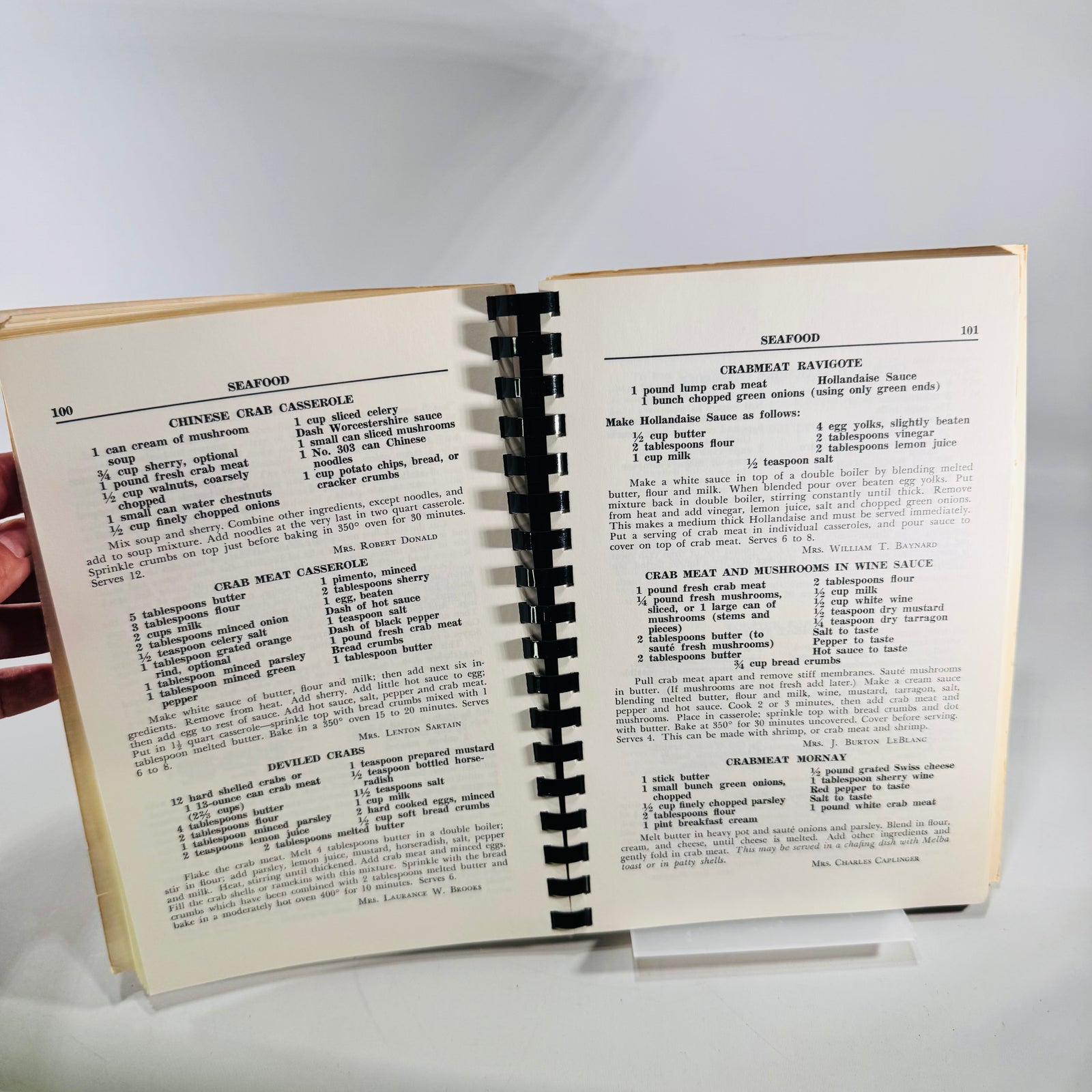 River Road Recipes Vintage Louisiana Cookbook Junior League Baton Rouge Plasitc Comb