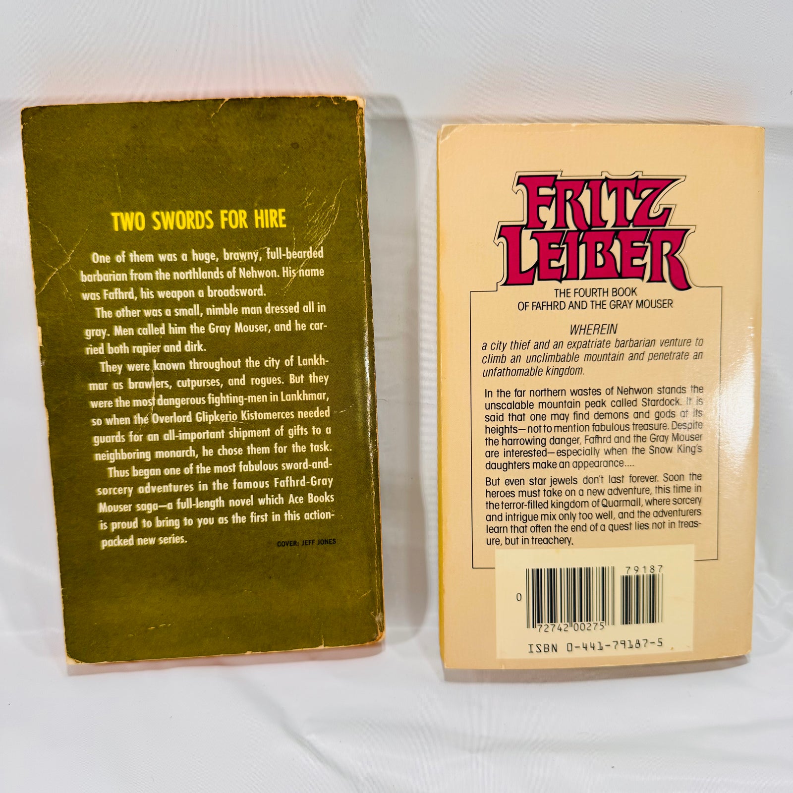 Fritz Leiber Fantasy Paperbacks: The Swords of Lankhmar & Swords Against Wizardry (1968, 1983) – Sword & Sorcery Duo