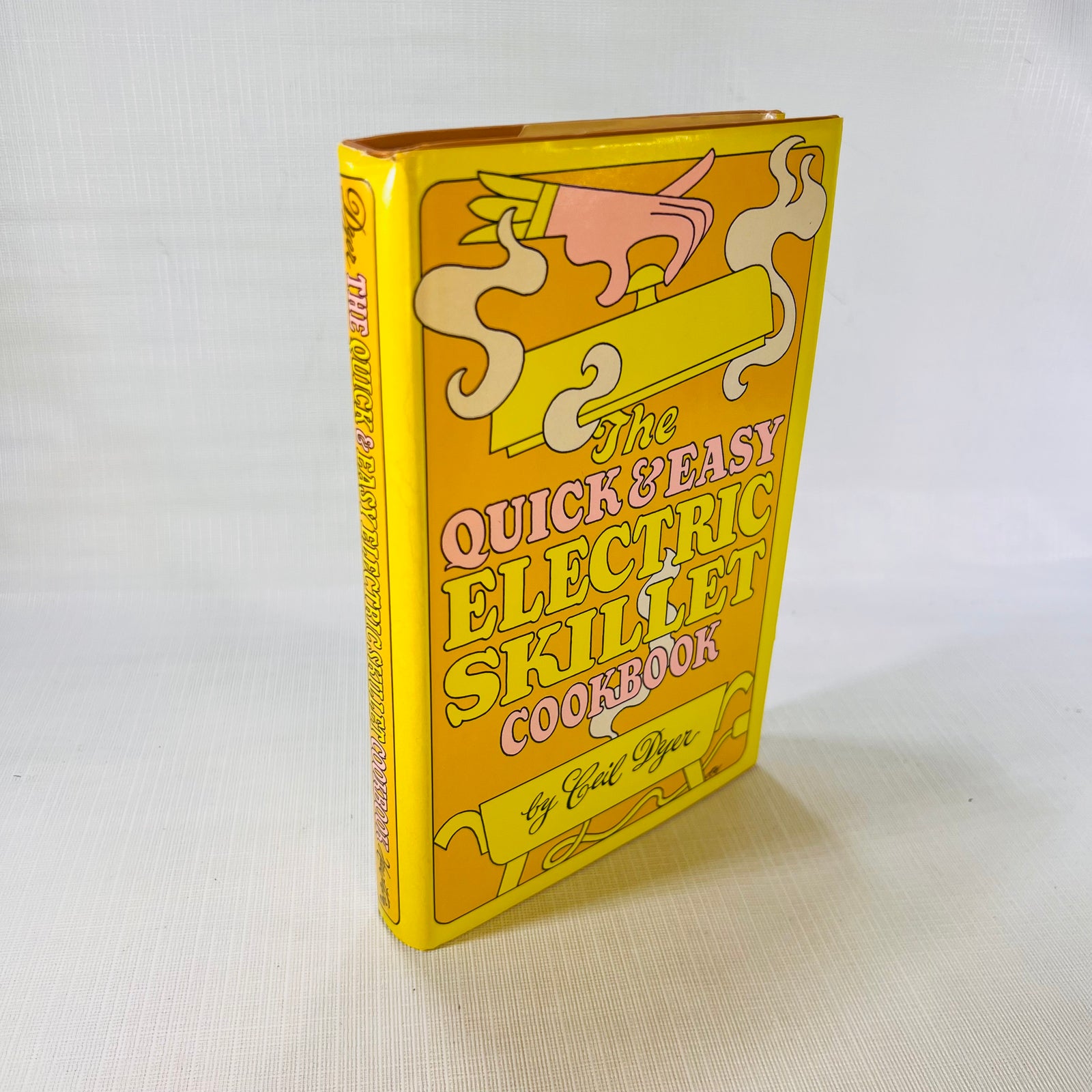 The Quick and Easy Electric Skillet Cookbook by Ceil Dyer 1969 Hawthorn Books Inc.