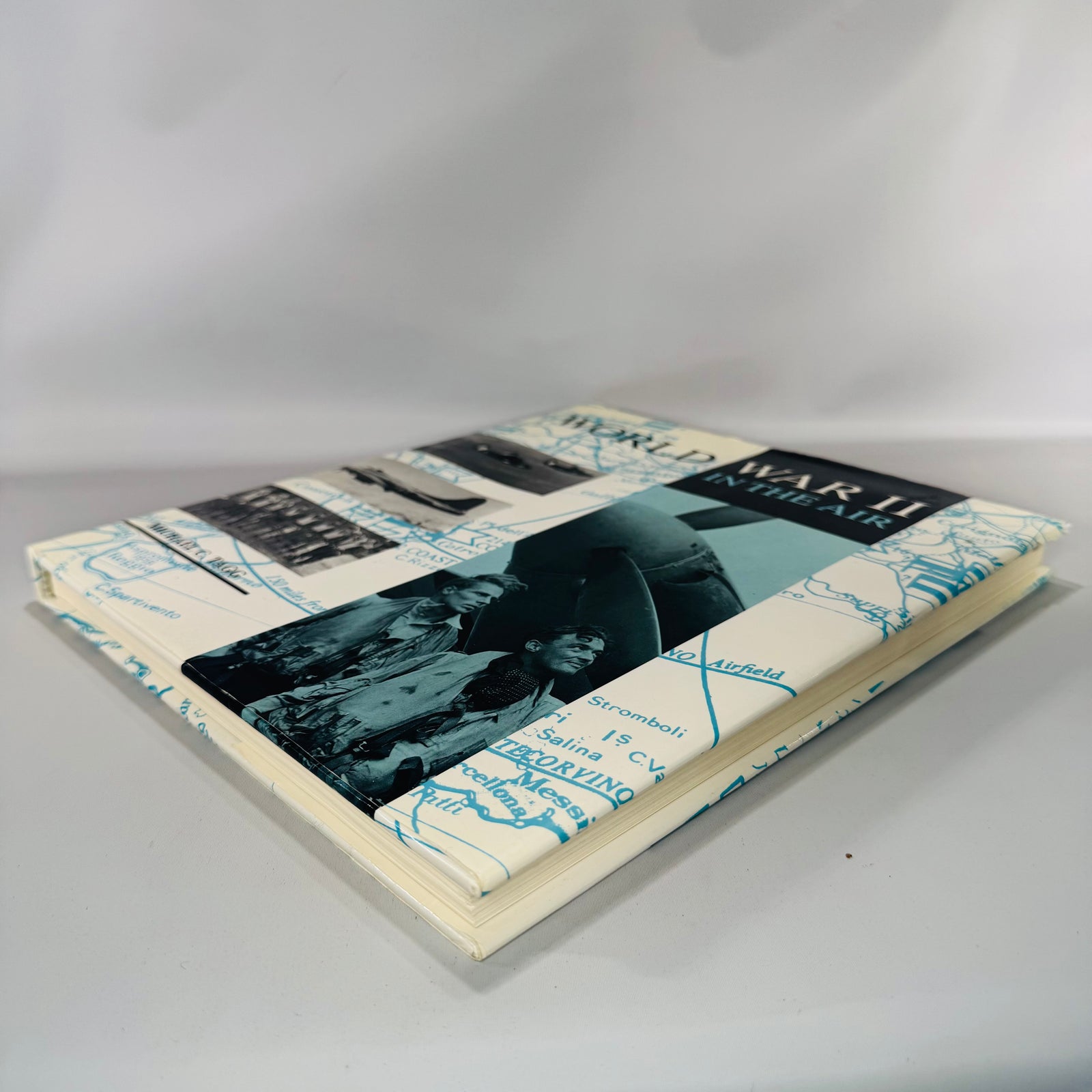 World War II in the Air (Battle in the Air) by Michael C. Tagg — Hardcover w/ Dust Jacket (1990)
