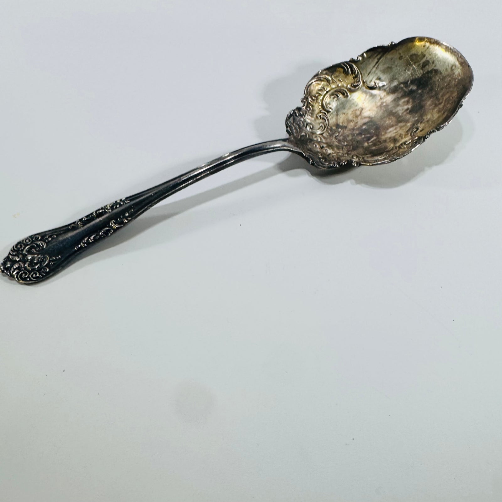 WM ROGERS & SON AA Oxford 1901 Berry Spoon Silverplate Repousse Serving Flatware