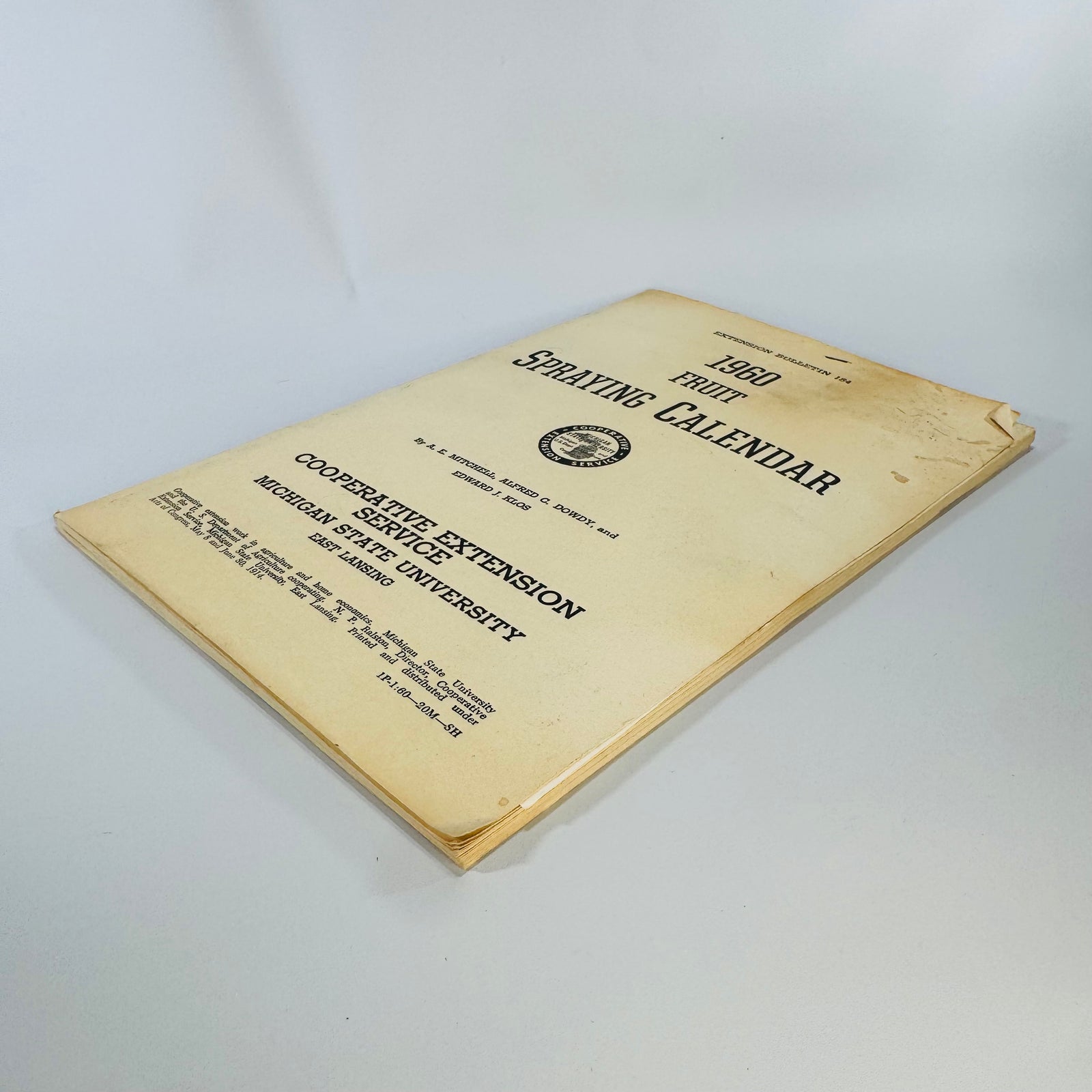 Vintage Orchard Spray Guide — 1960 Fruit Spraying Calendar (1960) — Michigan State University Extension Bulletin 154 | Grower Schedules, Agricultural Reference, Horticulture & Orchard Management