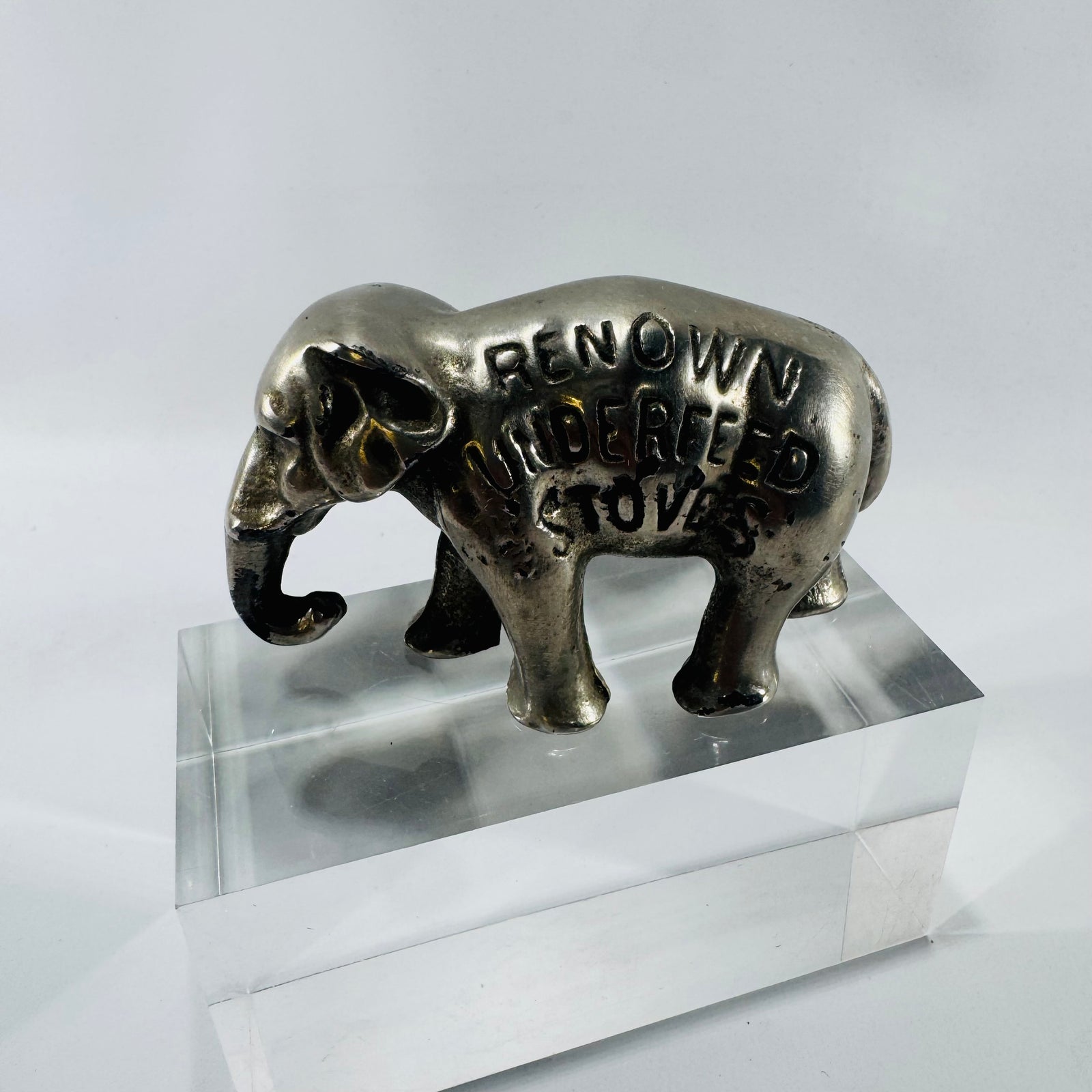 Independent Stove Co Renown Underfeed Stoves Elephant Paperweight Owosso Michigan Cast Iron