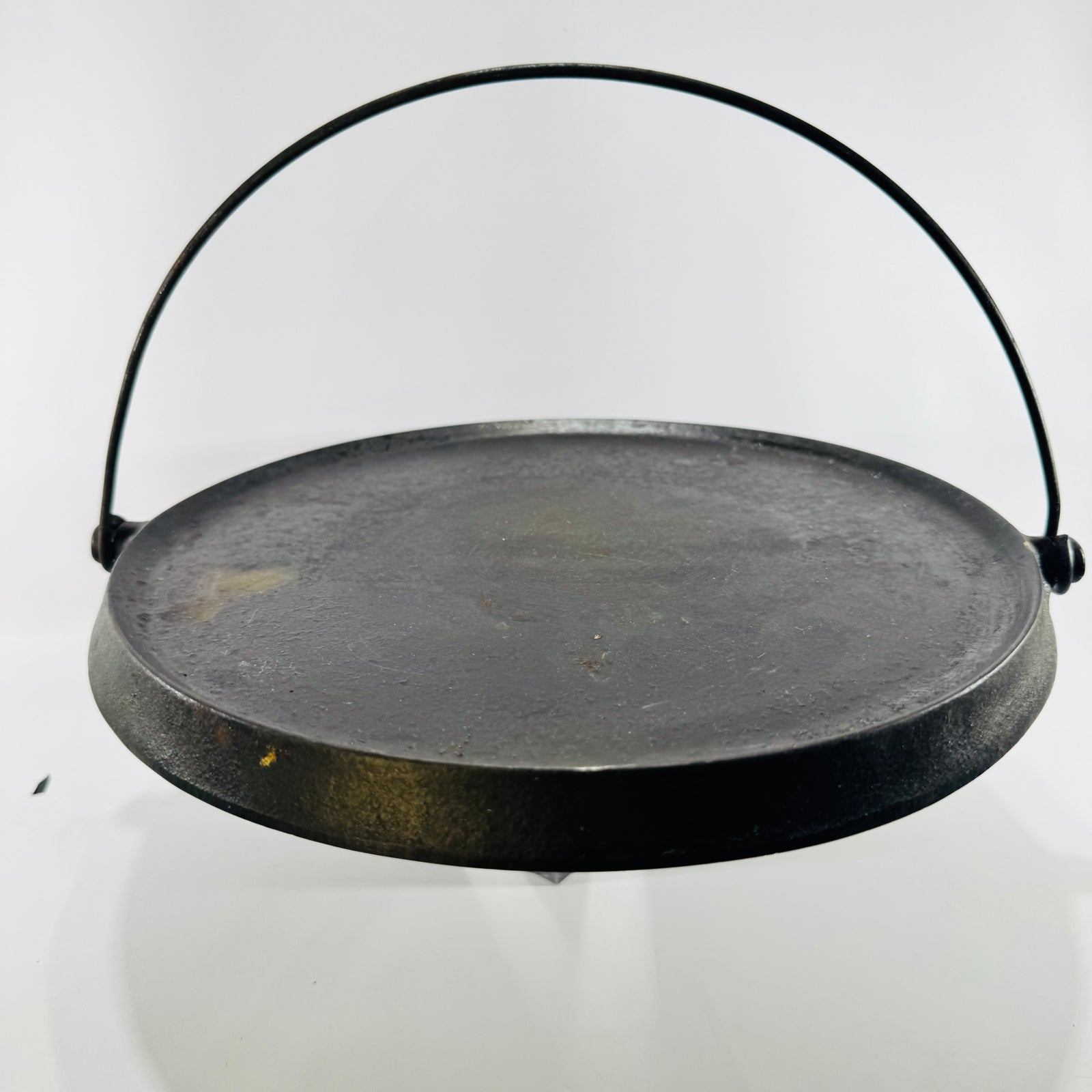 Wagner Ware Sidney -O- 1120 B Bailed Round Griddle 1922 to 1959 Cast Iron