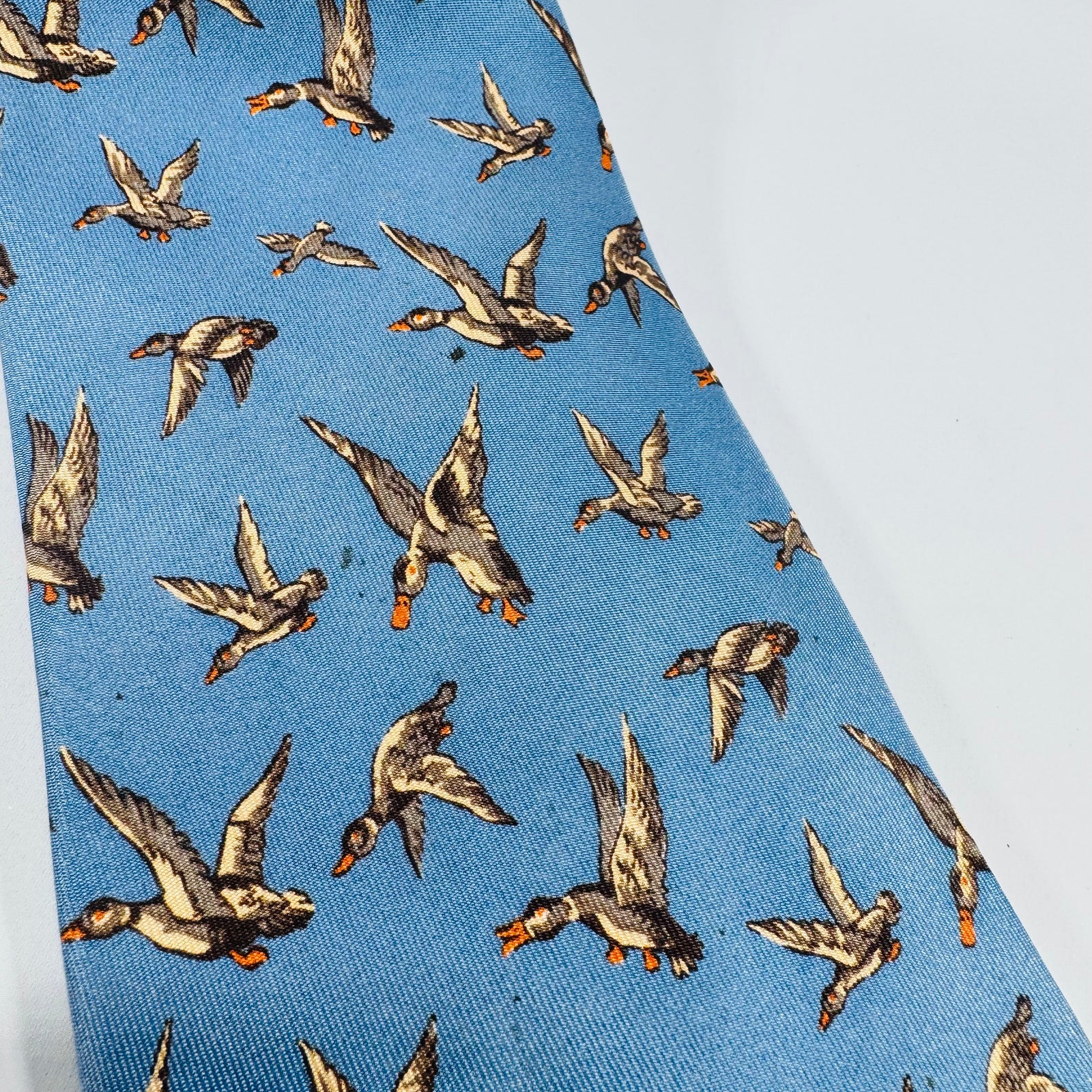 Hermès 476 IA Duck Motif Silk Necktie Made in France Blue