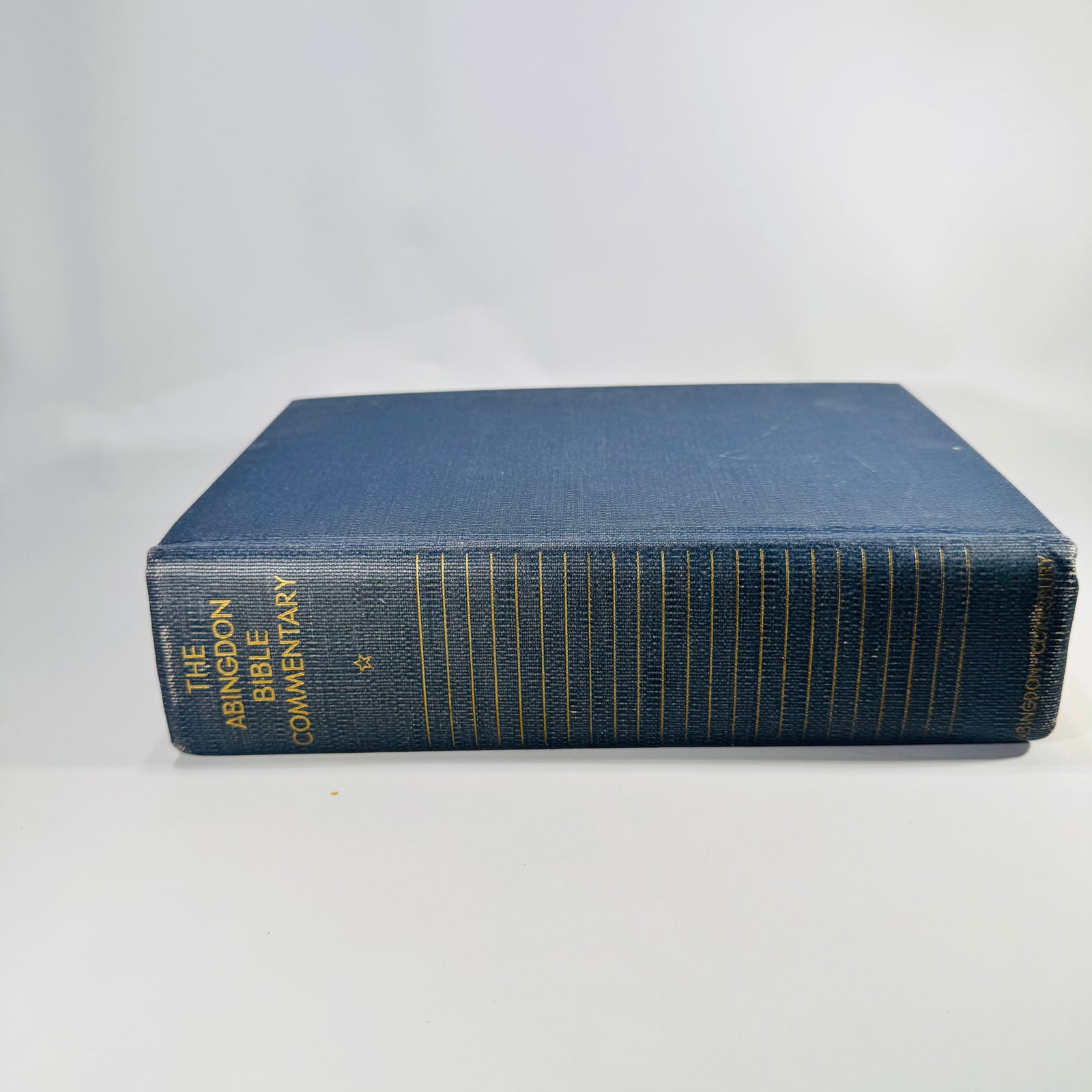 The Abingdon Bible Commentary War Edition Abingdon-Cokesbury Hardcover with Slipcase