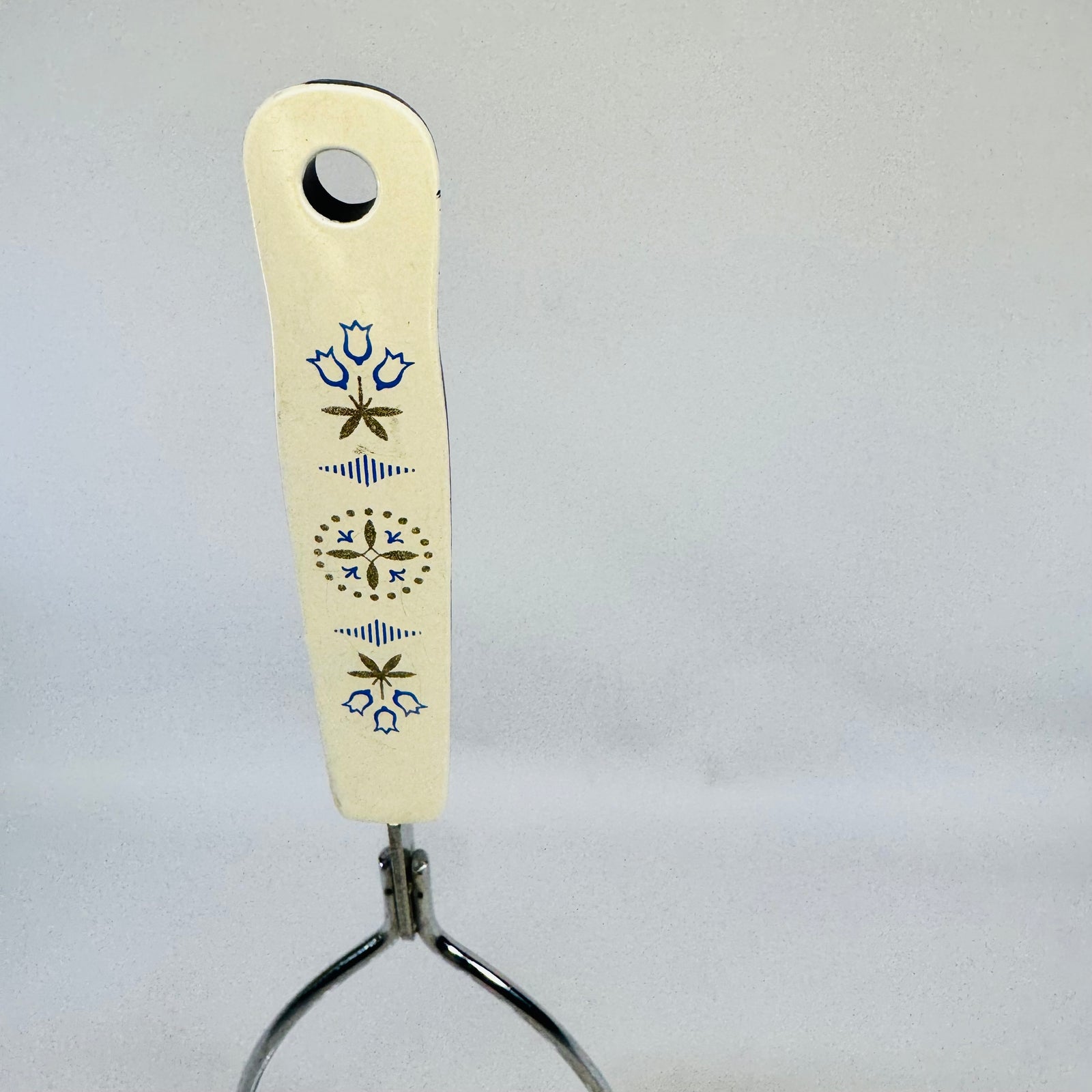 EKCO Carousel Blue Dutch Tulip Potato Masher 1960s