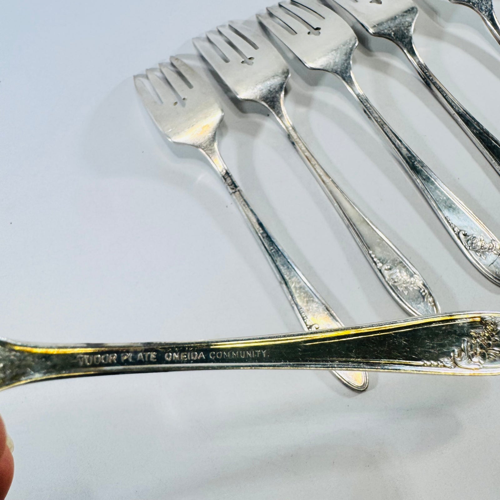 Oneida Community Queen Bess II Salad Forks 1946 Tudor Plate Set of 7