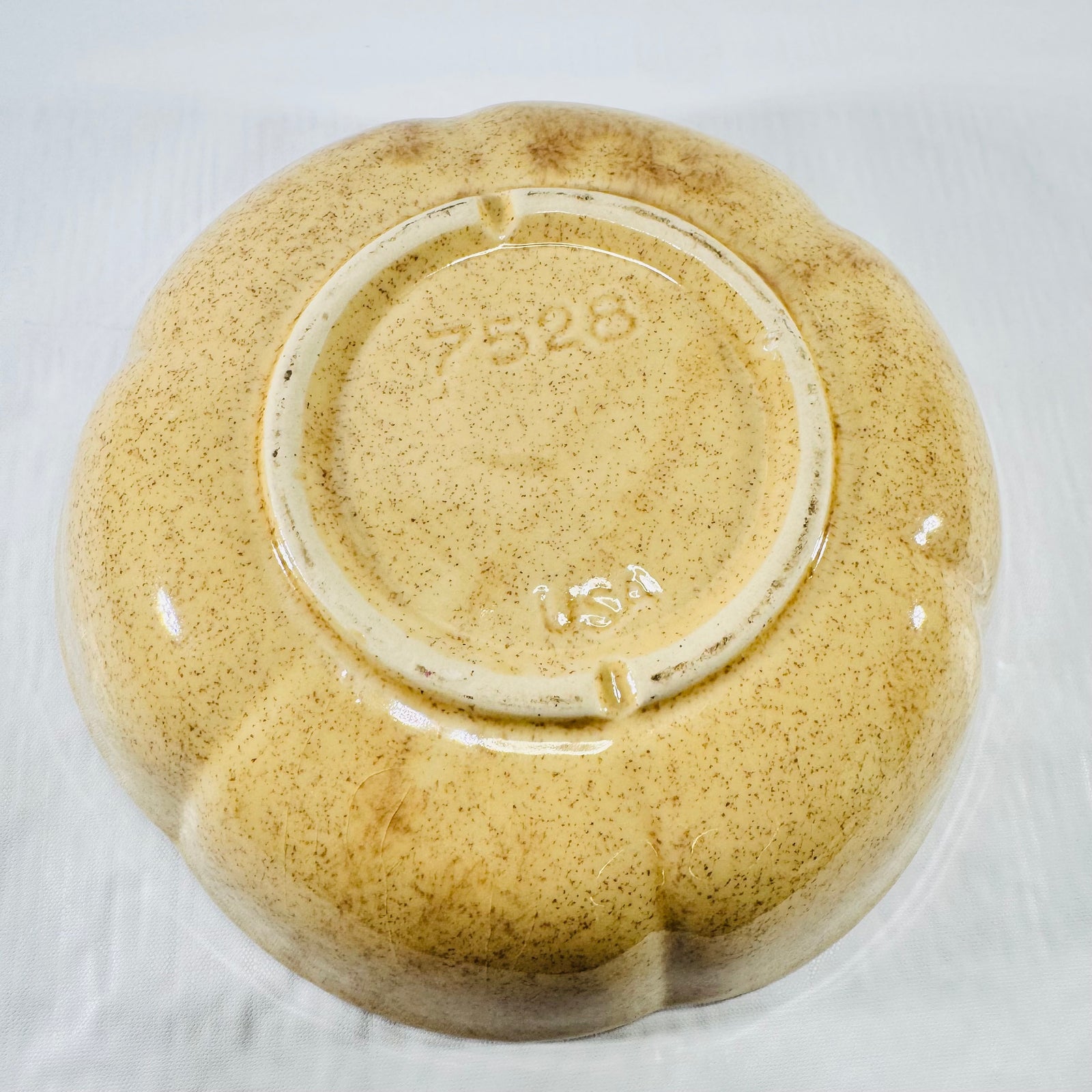 McCoy Pottery 7528 Beige Speckled Scalloped Bowl 8 Inch