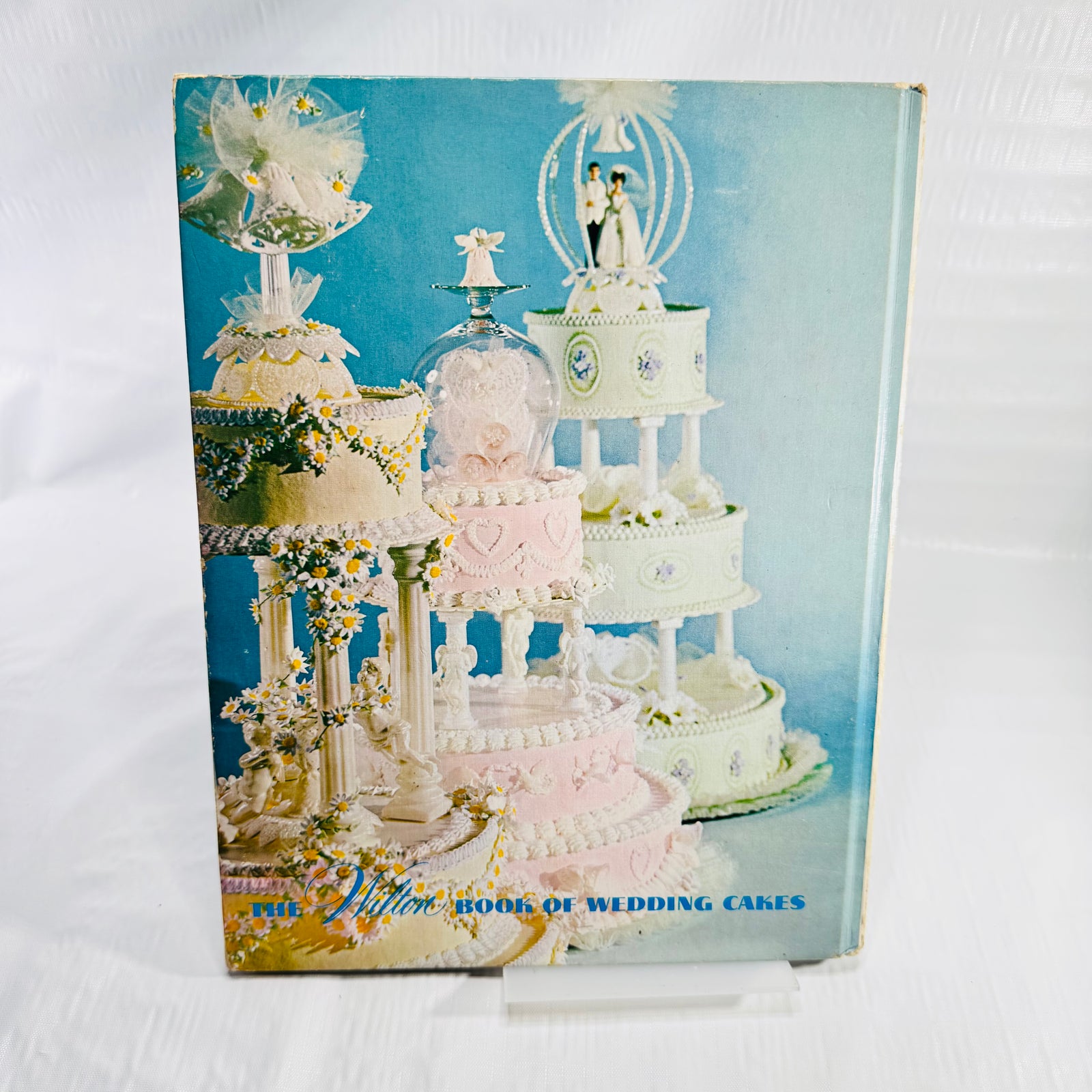 The Wilton Book of Wedding Cakes 1971 Hardcover Cake Decorating Book