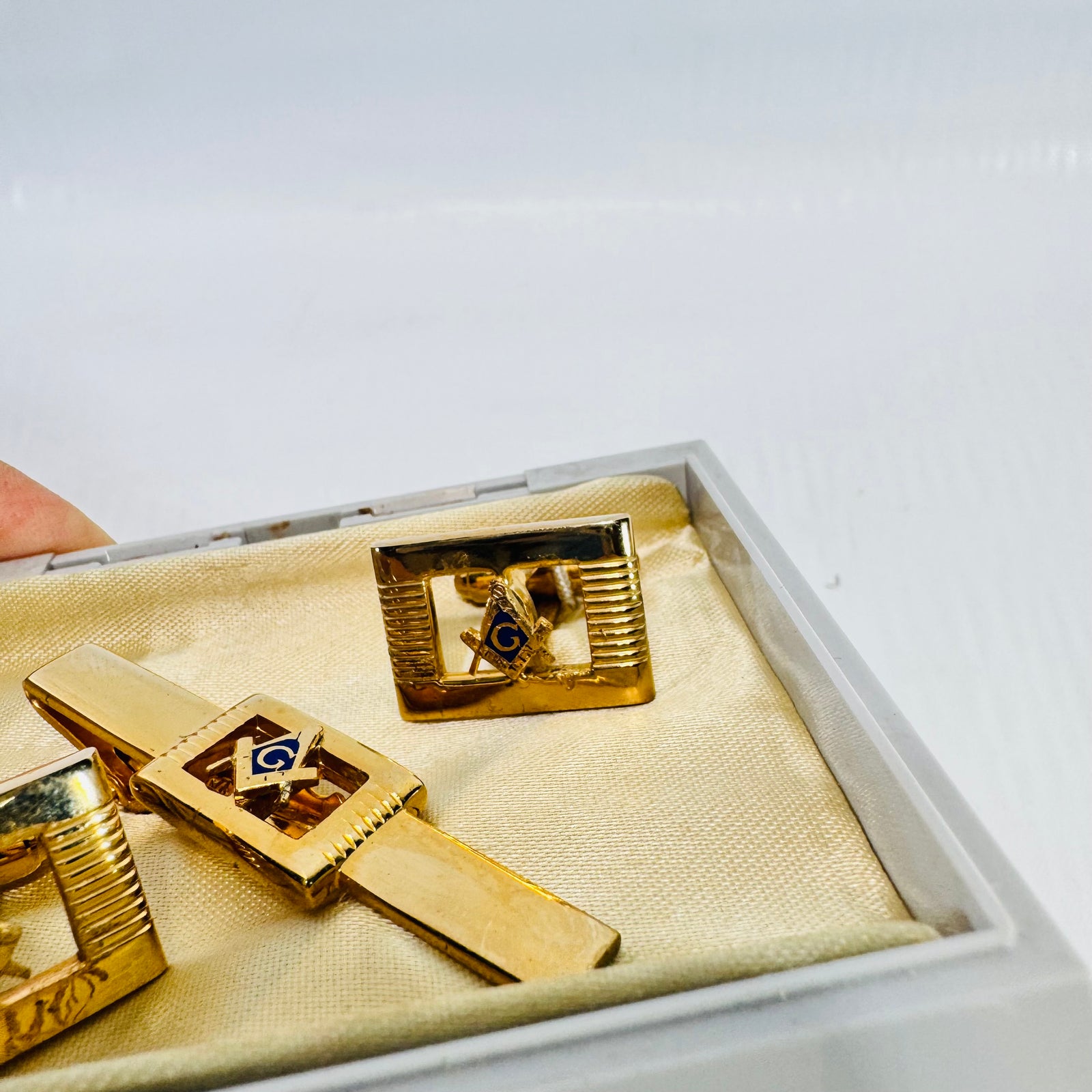 Anson Masonic Gold Tone Cufflinks and Tie Bar Set Blue Enamel with Case