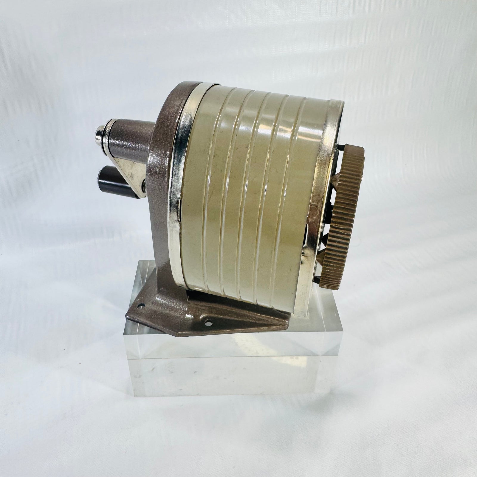 Berol Giant APSCO Pencil Sharpener Mid 1970s to Early 1980s 6 Hole Mount