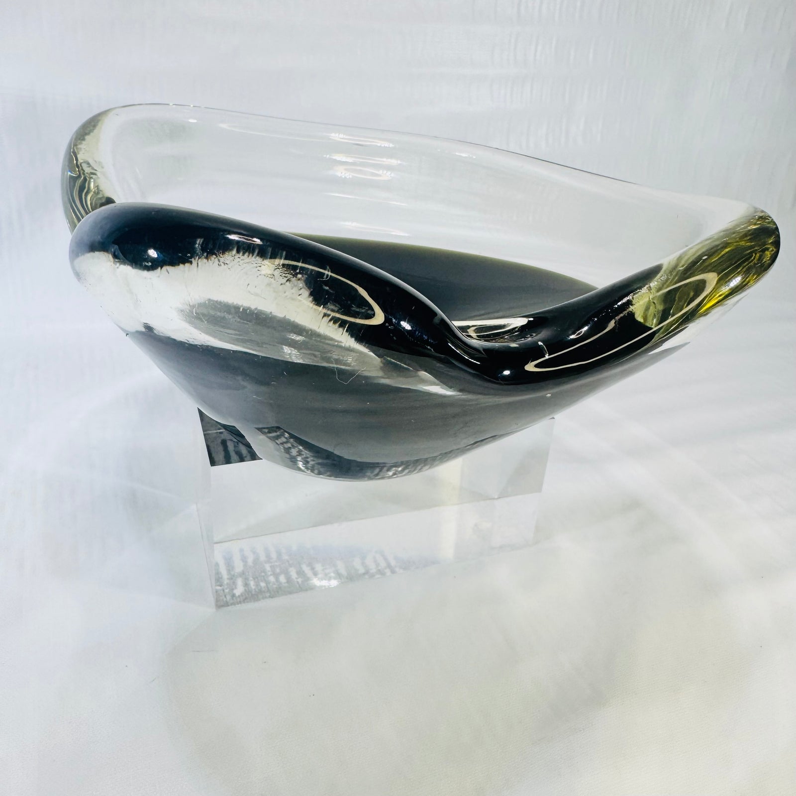 Erickson 84 Cased Art Glass Tri Corner Bowl Mid Century Dark Green