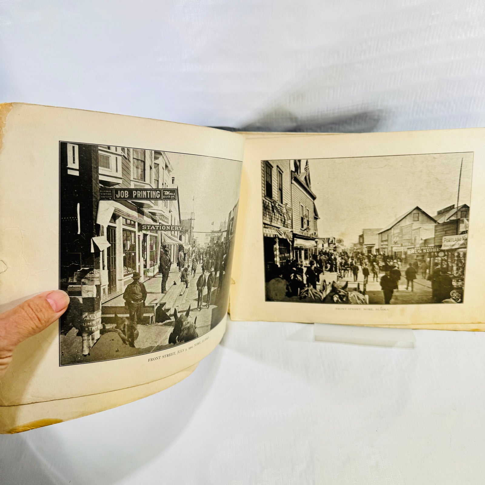 Souvenir of North Western Alaska by O.D. Goetze Circa 1904 Photographic Booklet
