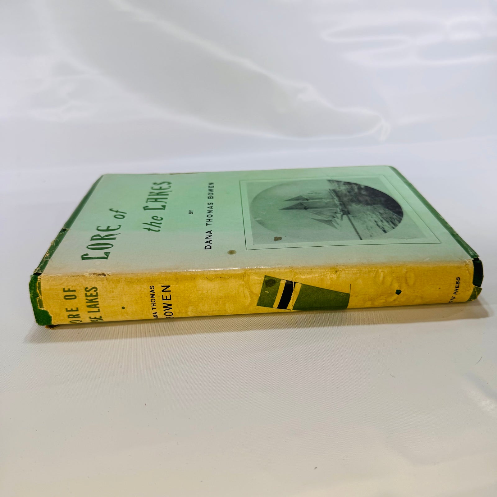 Lore of the Lakes Told in Story and Picture by Dana Thomas Bowen (1940), Fresh Water Press, Hardcover with Dust Jacket