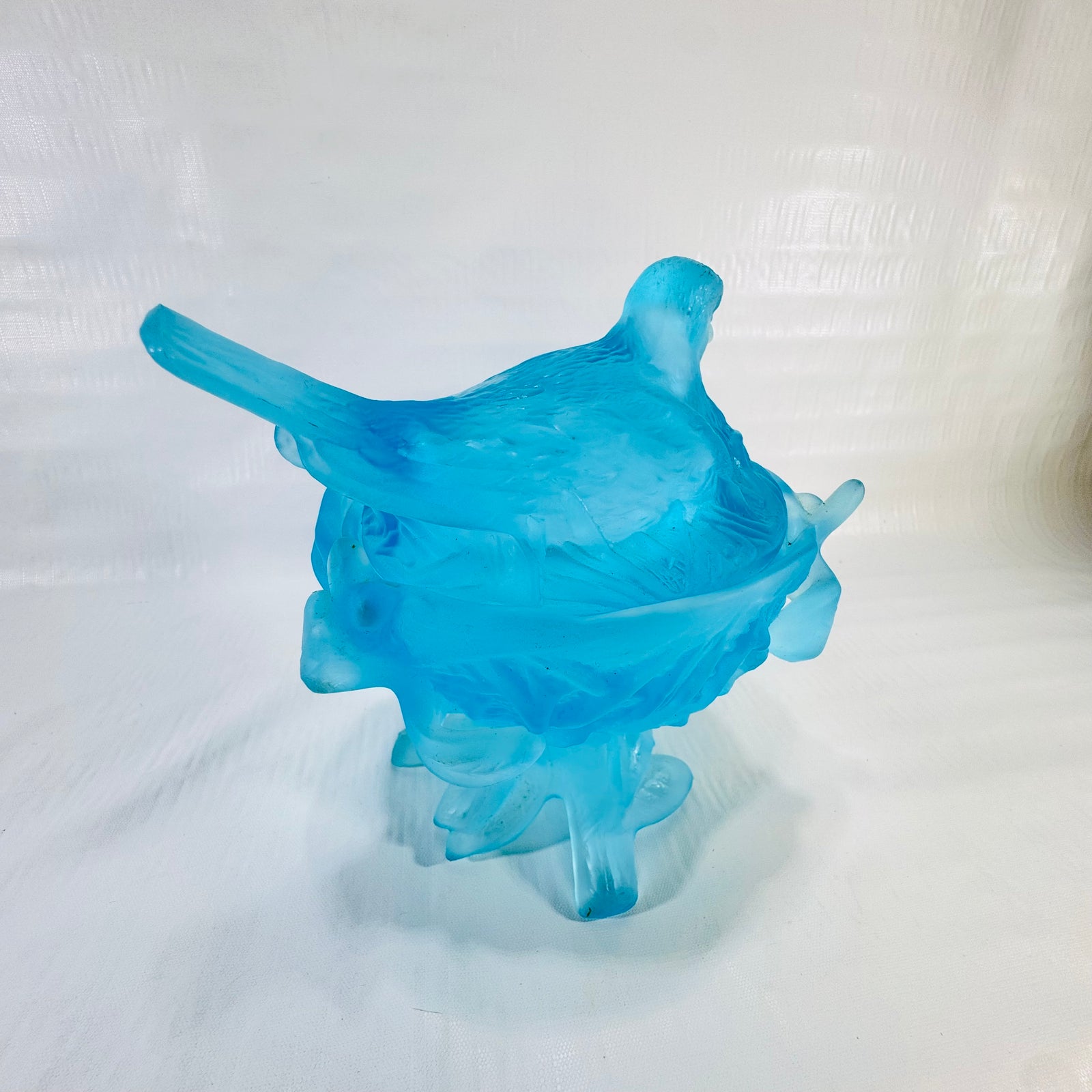 Westmoreland Robin on Nest Blue Satin Footed Covered Candy Dish