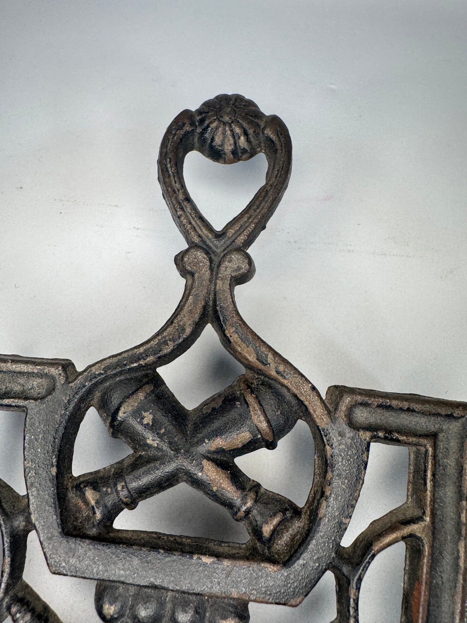 Vintage Cast Iron Sad Iron Trivet Military Patriotic Design