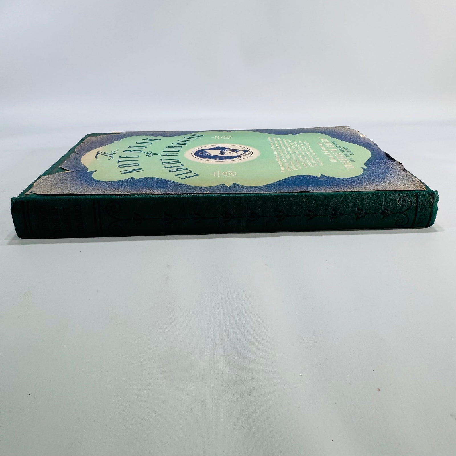 Arts & Crafts Essays — The Note Book of Elbert Hubbard (1927) — Wm. H. Wise & Co. | Decorative Plates, Aphorisms, Arts & Crafts