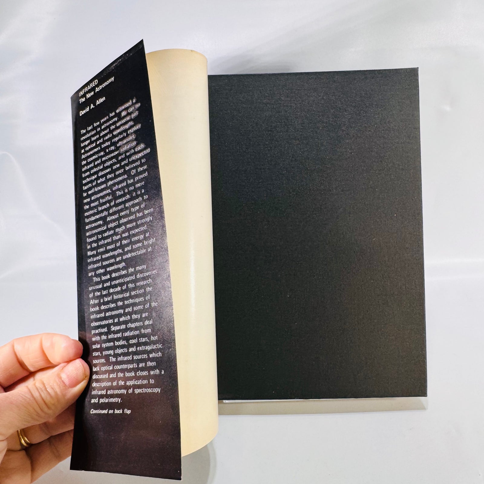 Infrared Astronomy: Exploring the Hidden Universe (1975) by David A. Allen Space Science Hardcover