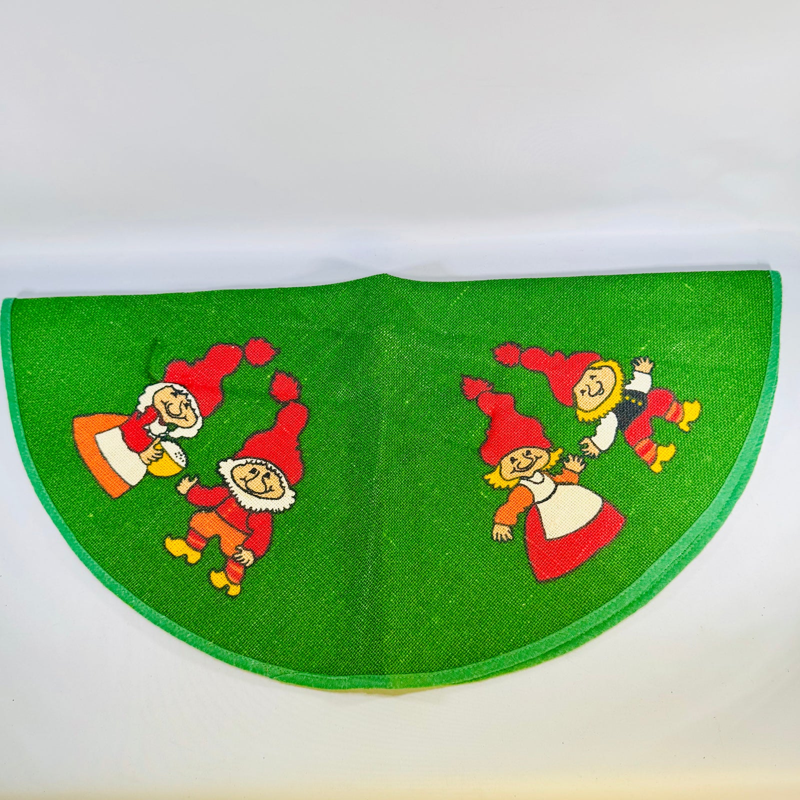Vintage Scandinavian Jute Christmas Tree Mat, 1970s Green Tomte Gnome Holiday Table Topper, 21.5 Inch
