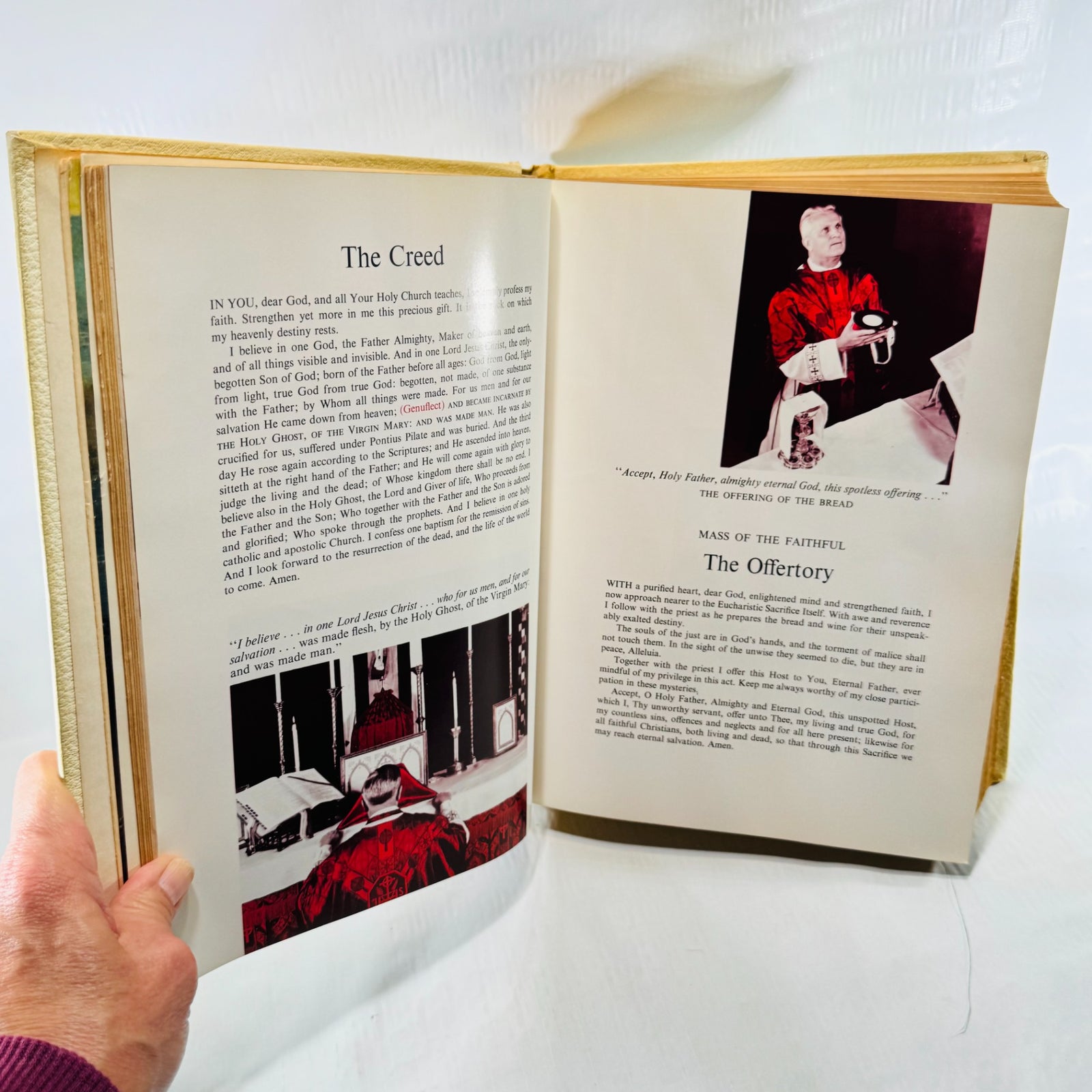 1961 Catholic Life Holy Bible creed and offertory