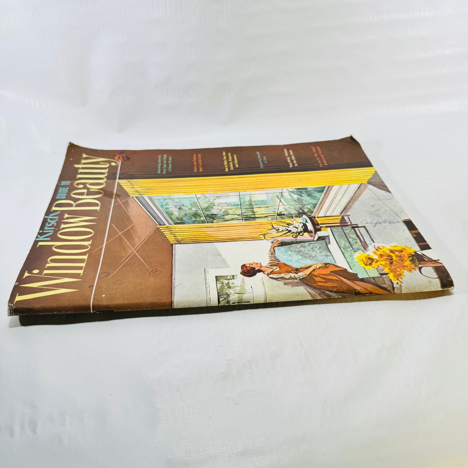 Bottom edge of the Kirsch Guide to Window Beauty