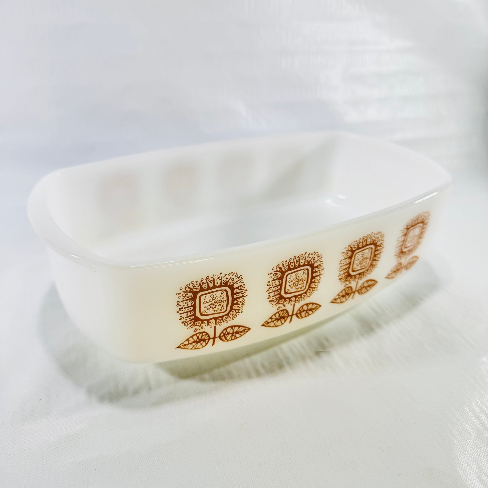 Vintage Pyrex Town and Country brown floral opal glass loaf pan, photo 8 of 8