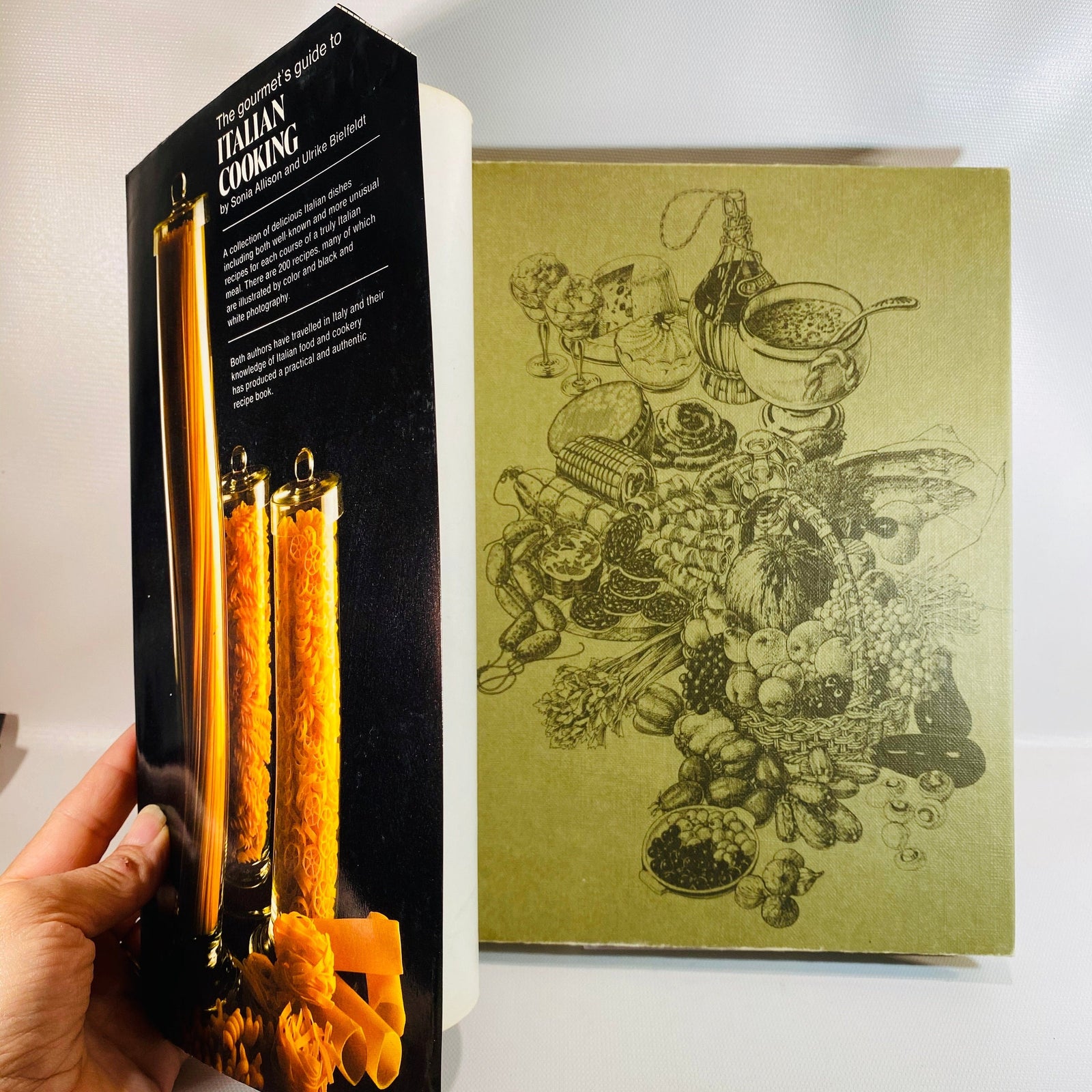 The Gourmet's Guide to Italian Cooking by Sonia Alison 1973 Vintage Book