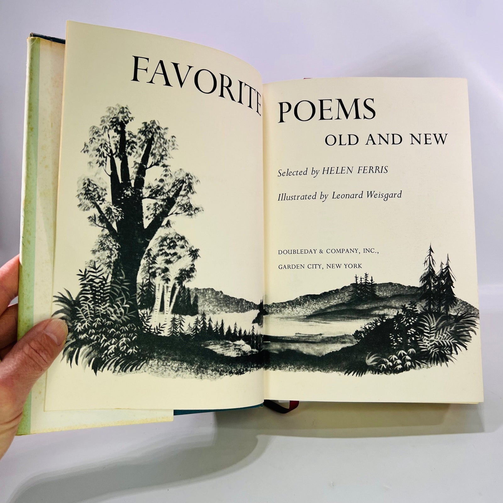 Favorite Poems Old New selected by Helen Ferris 1957 Double Day Co Vintage Book