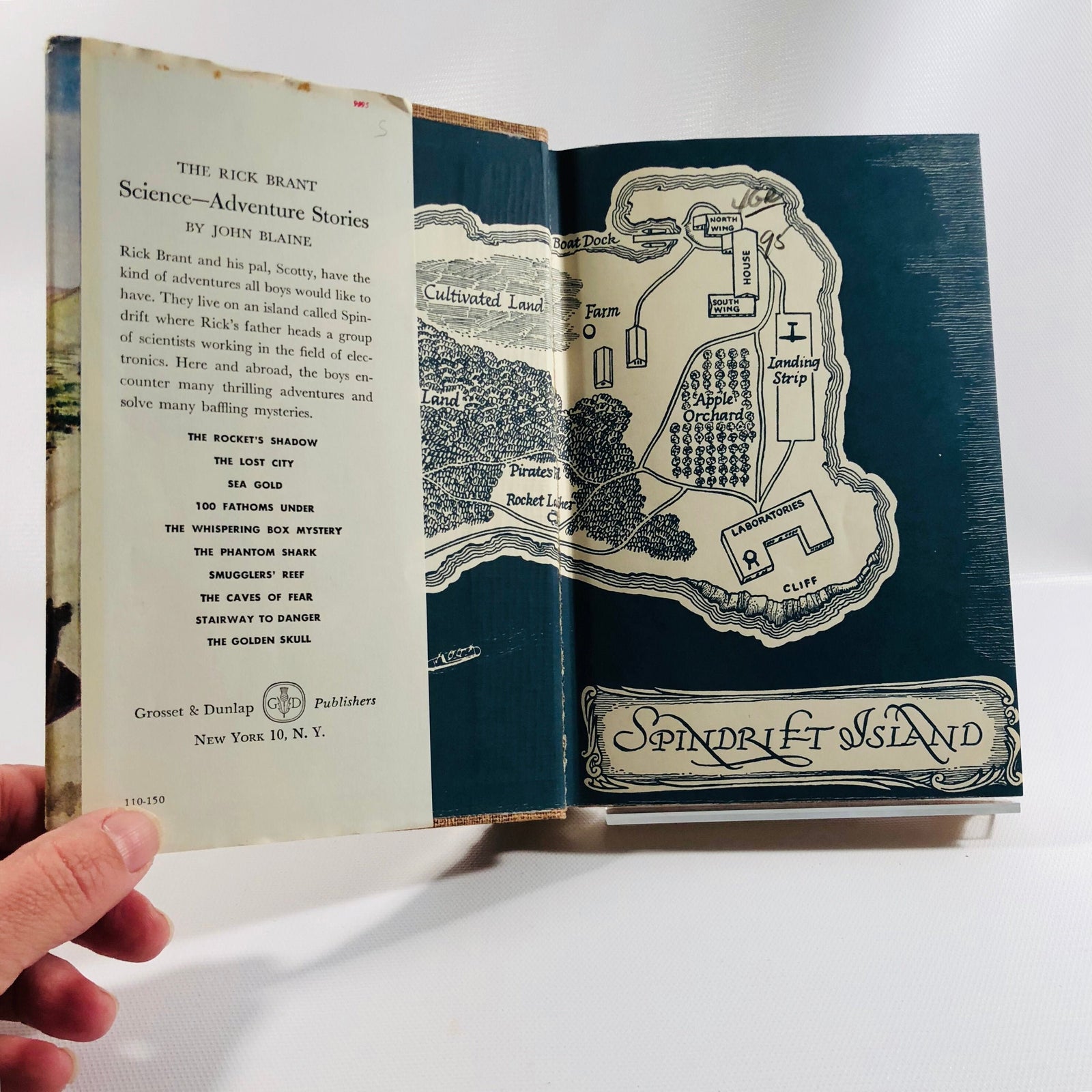 Spindrift Island map endpapers and jacket flap, The Lost City 1947