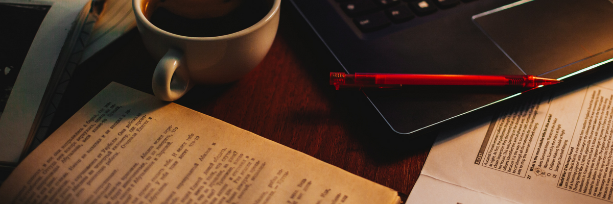 Best Tips for Buying Vintage Books Online-reading vintage