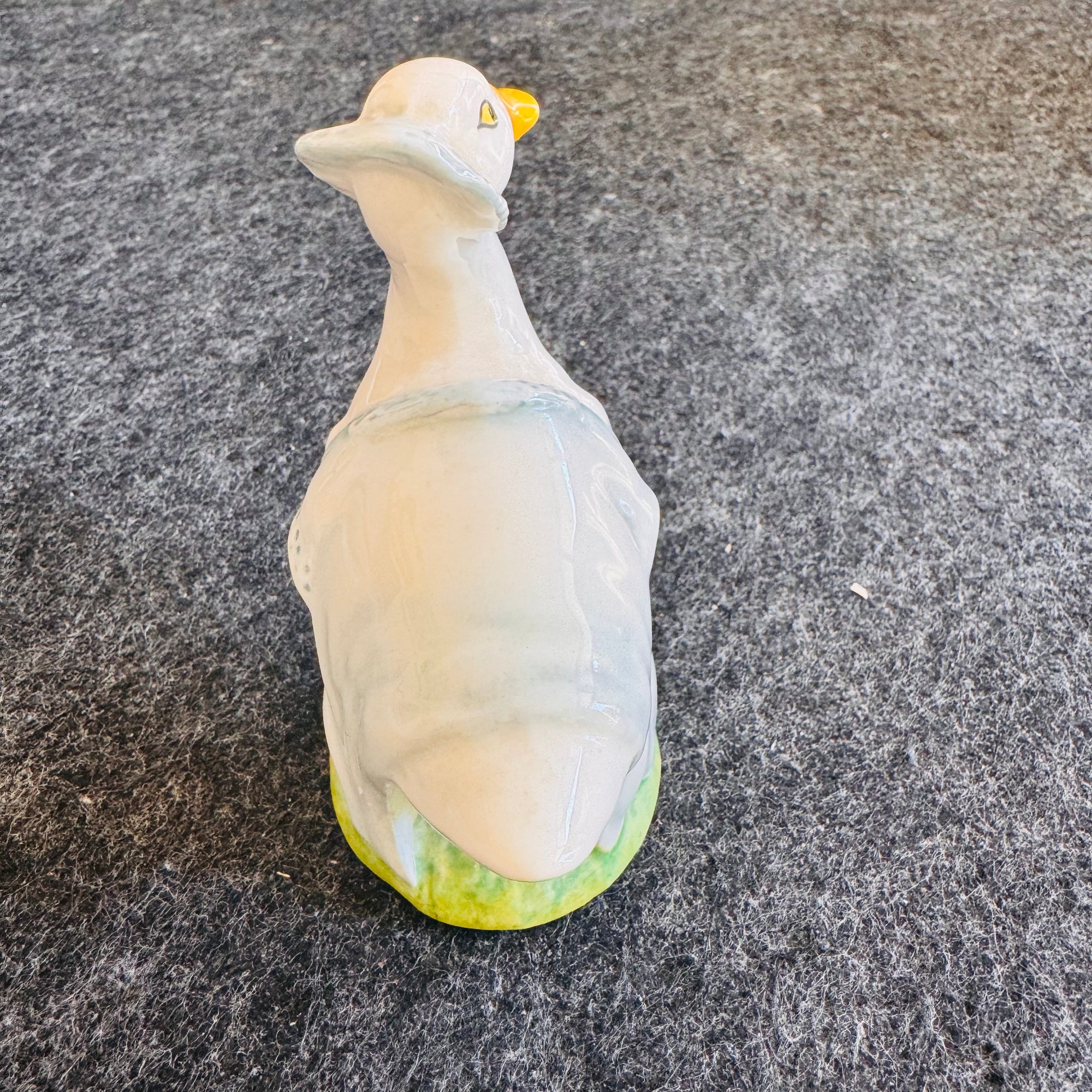 Jemima Puddle-Duck — Beatrix Potter Figurine, Royal Albert (England), 1981, ~3", Gloss Ceramic Gift Ready Charm