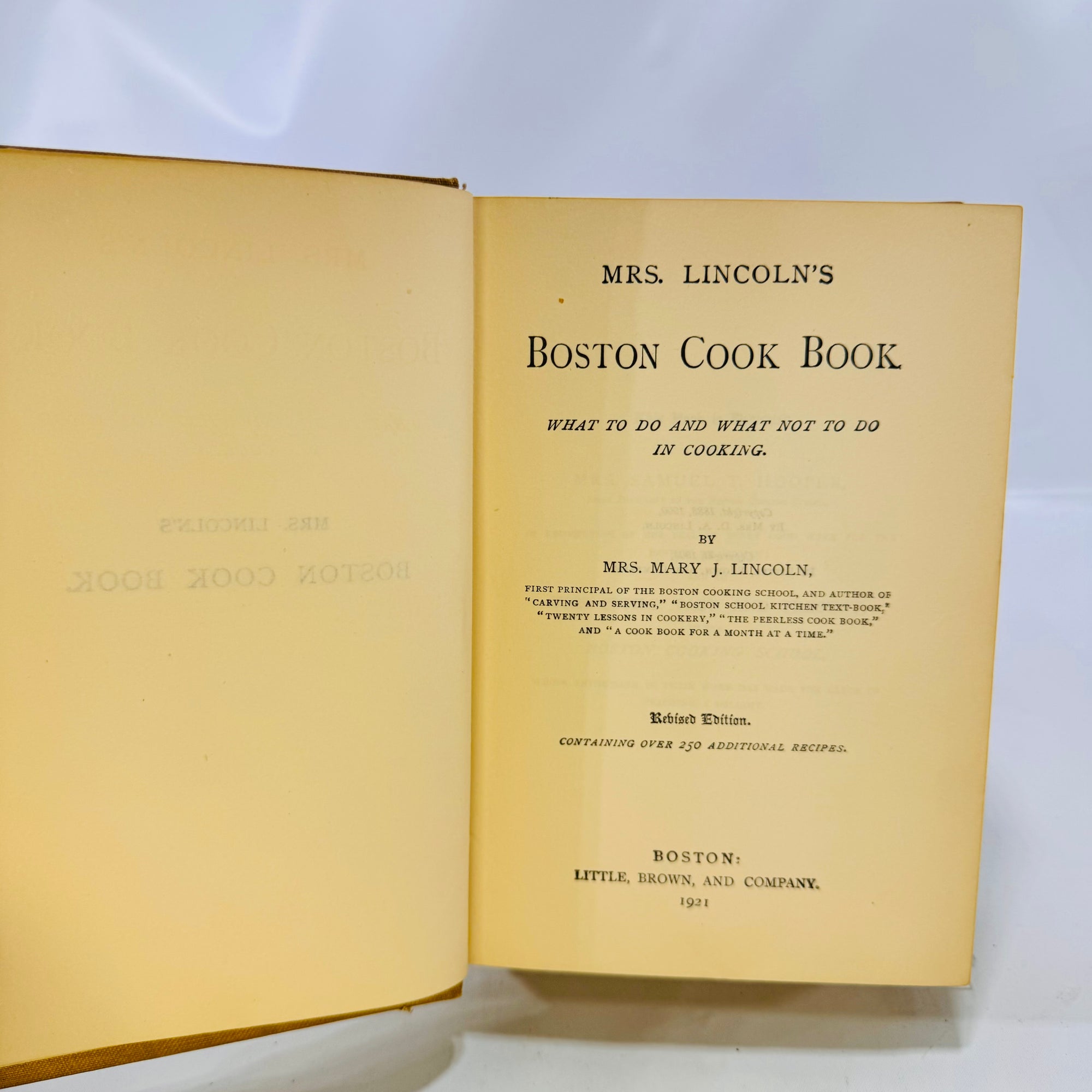 Mrs. Lincoln's Boston Cook Book by Mary J. Lincoln 1921 Little Brown and Company