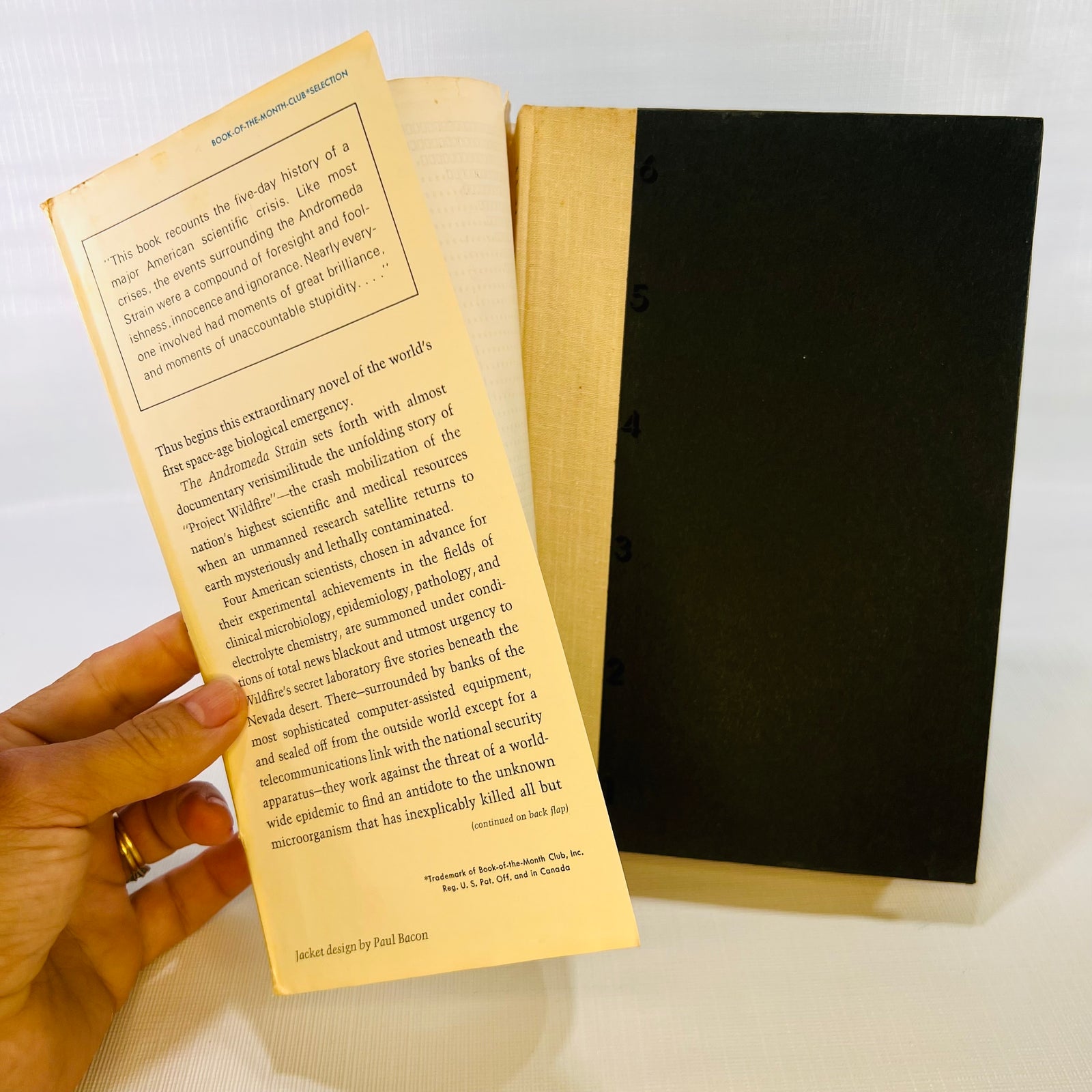 The Andromeda Strain a Novel by Micheal Crichton 1969 Published by Alfred A. Knopf