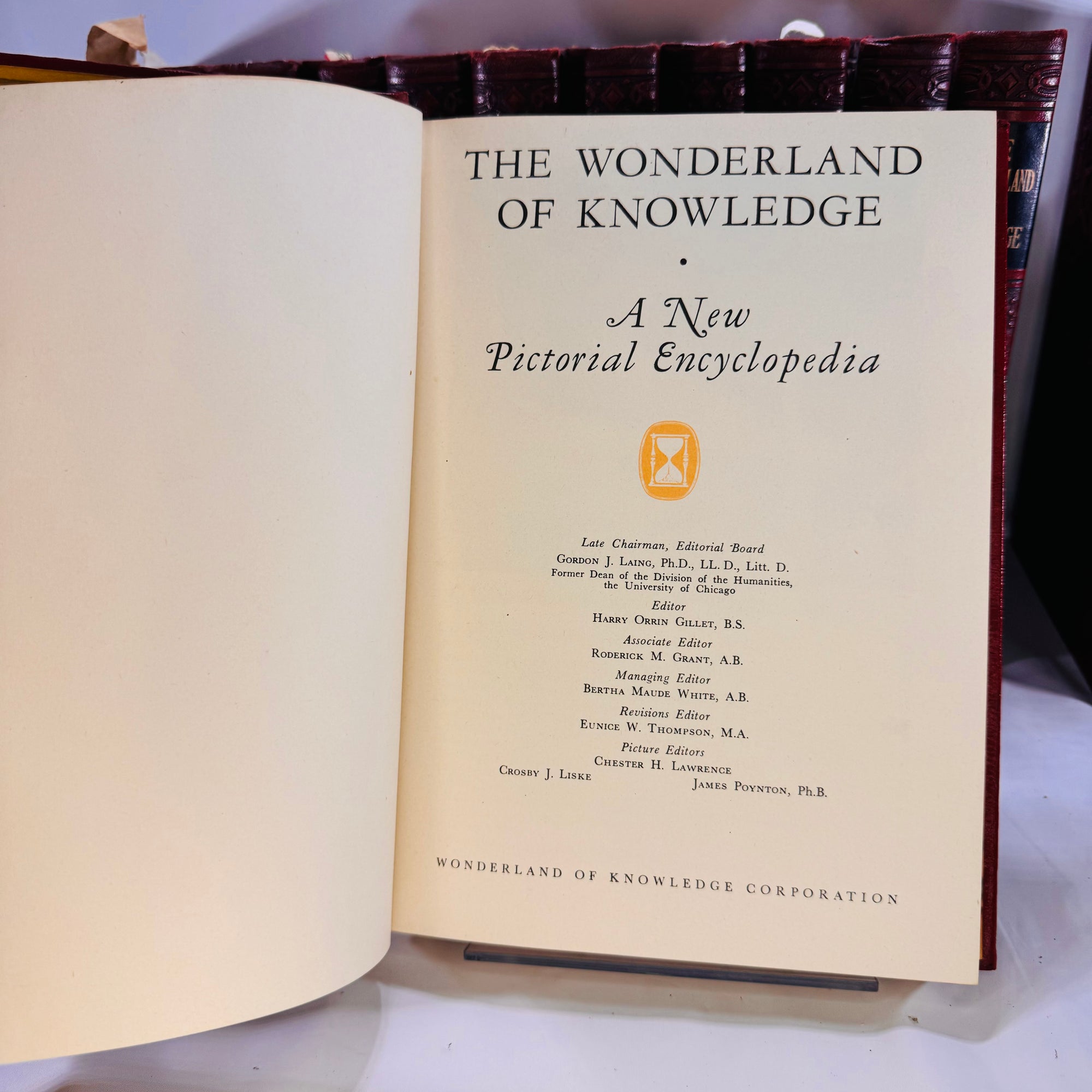 The Wonderland of Knowledge Pictorial Encyclopedia Set 1952 14 Volumes Wonderland of Knowledge Corp.