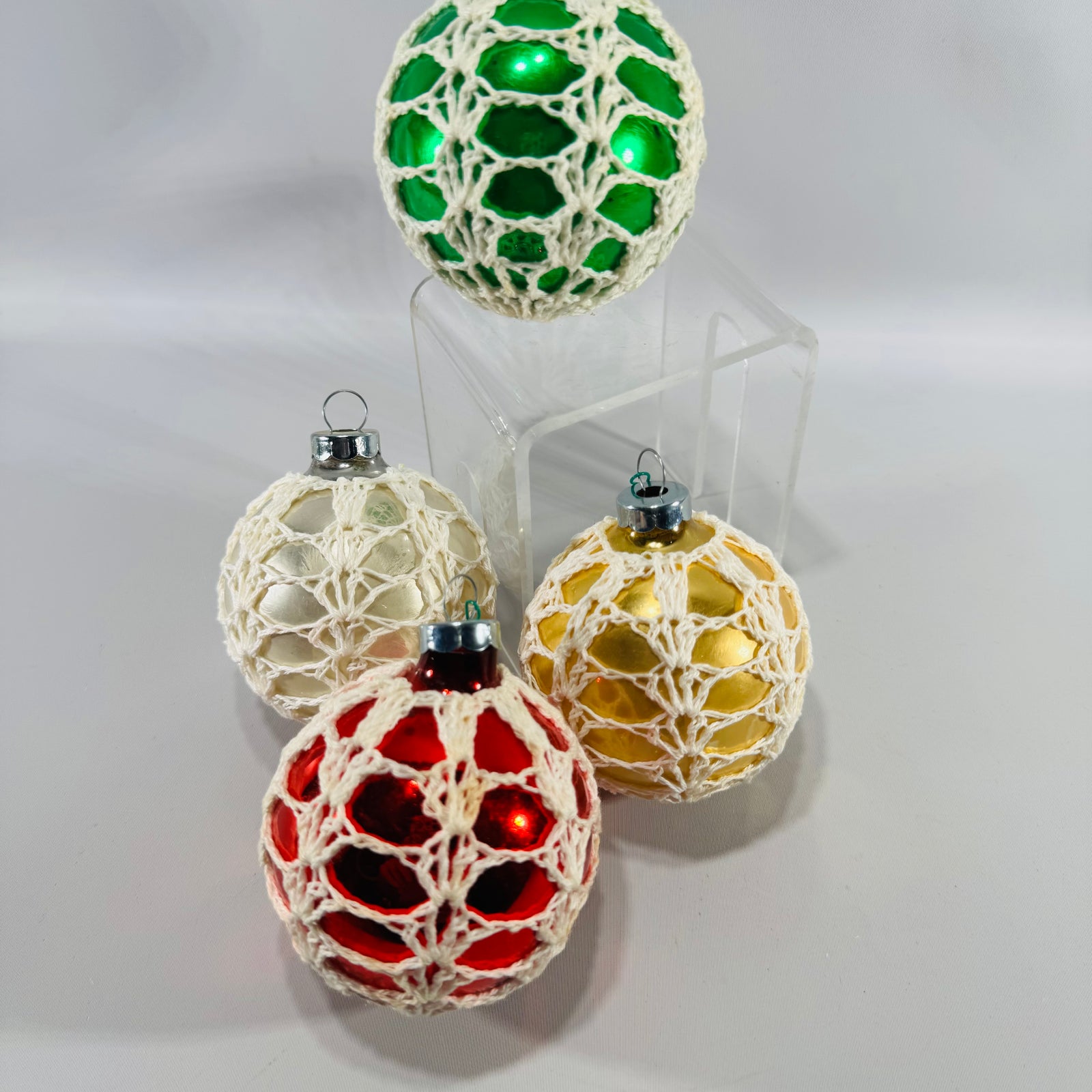 Vintage Crochet Ornaments Set – Handmade Christmas Decor, 1970s–1980s