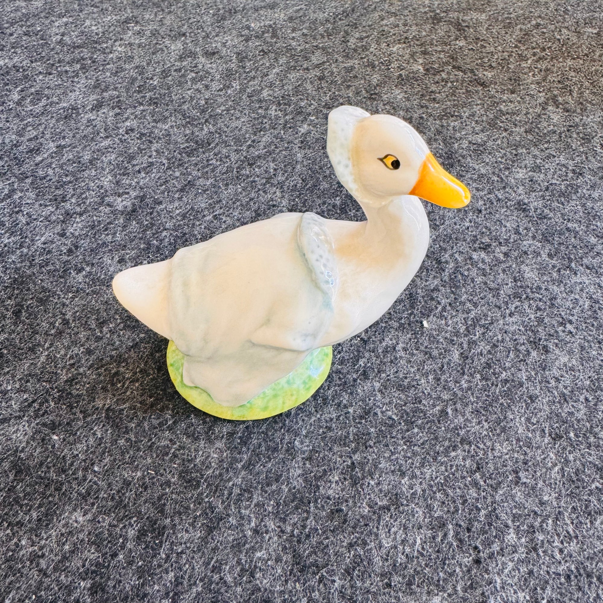 Jemima Puddle-Duck — Beatrix Potter Figurine, Royal Albert (England), 1981, ~3", Gloss Ceramic Gift Ready Charm