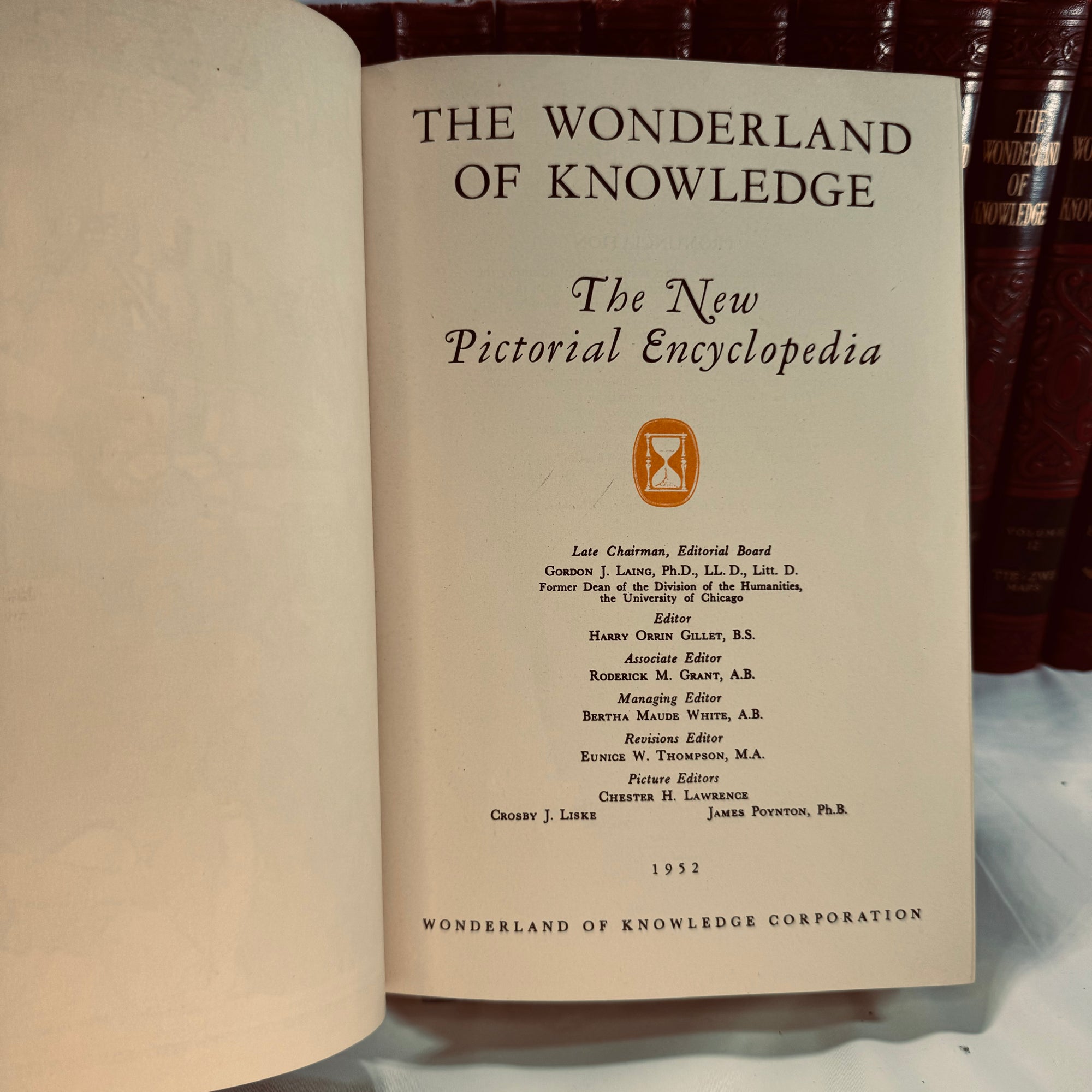 The Wonderland of Knowledge Pictorial Encyclopedia Set 1952 14 Volumes Wonderland of Knowledge Corp.