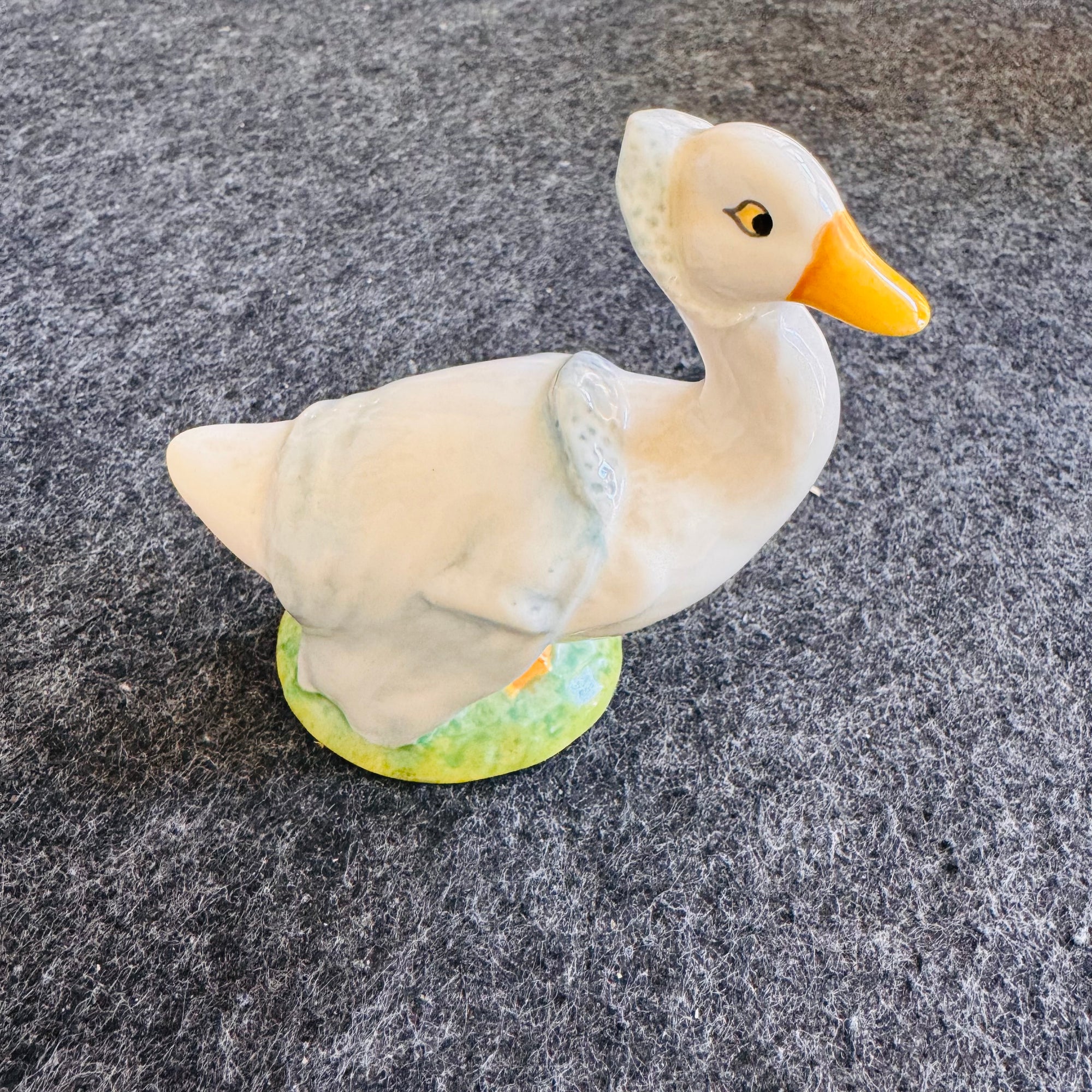 Jemima Puddle-Duck — Beatrix Potter Figurine, Royal Albert (England), 1981, ~3", Gloss Ceramic Gift Ready Charm